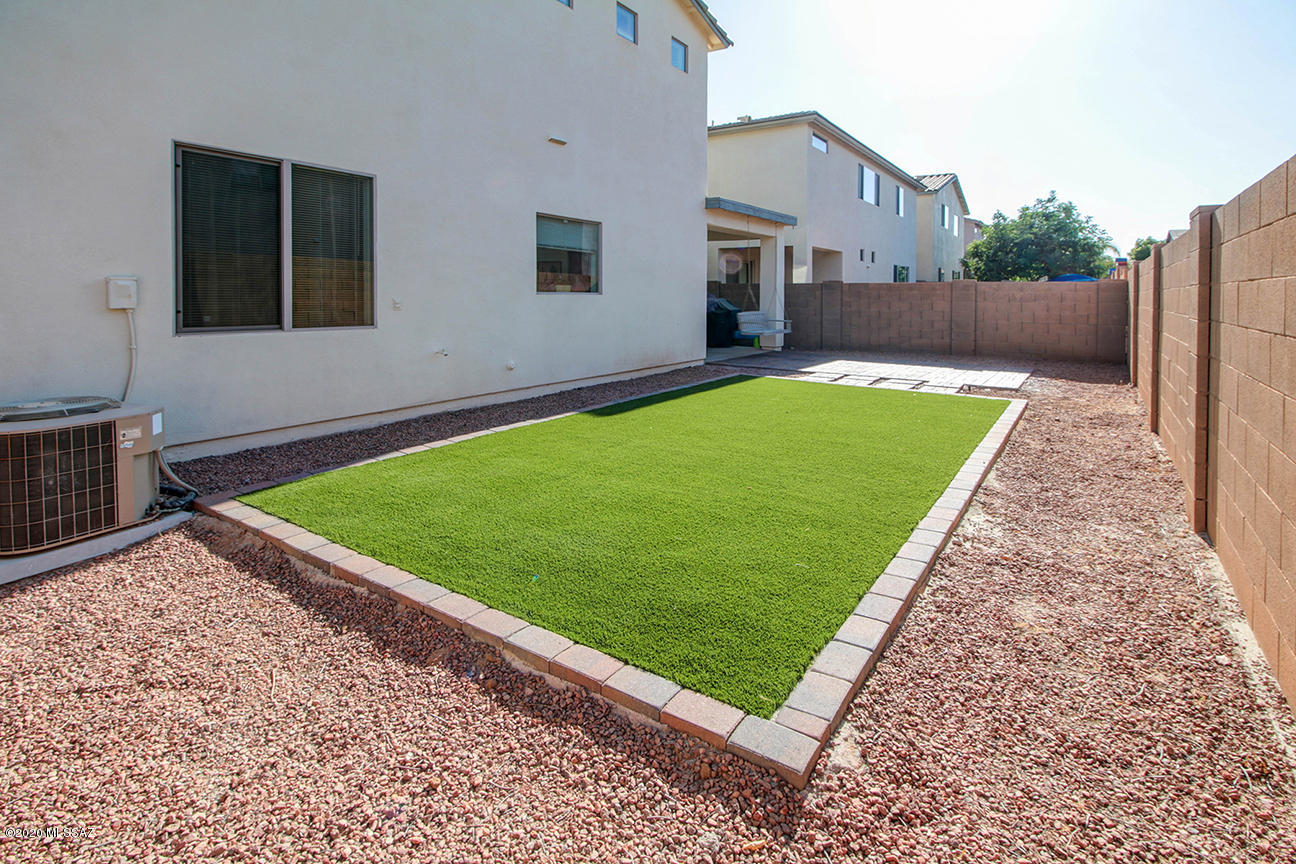 119 E Camino Limon Verde
