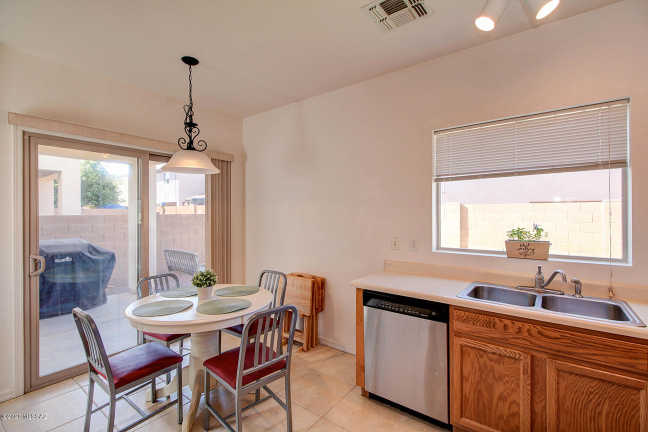 119 E Camino Limon Verde