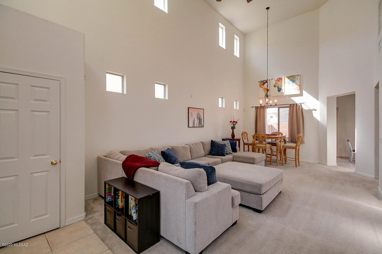 119 E Camino Limon Verde