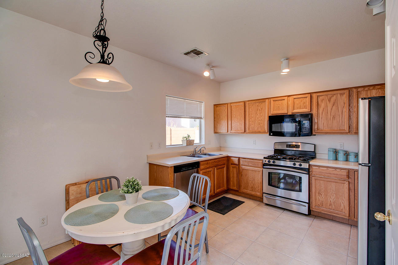 119 E Camino Limon Verde