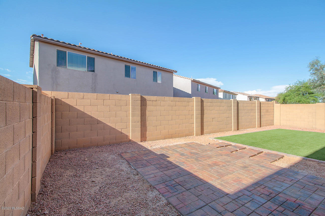 119 E Camino Limon Verde