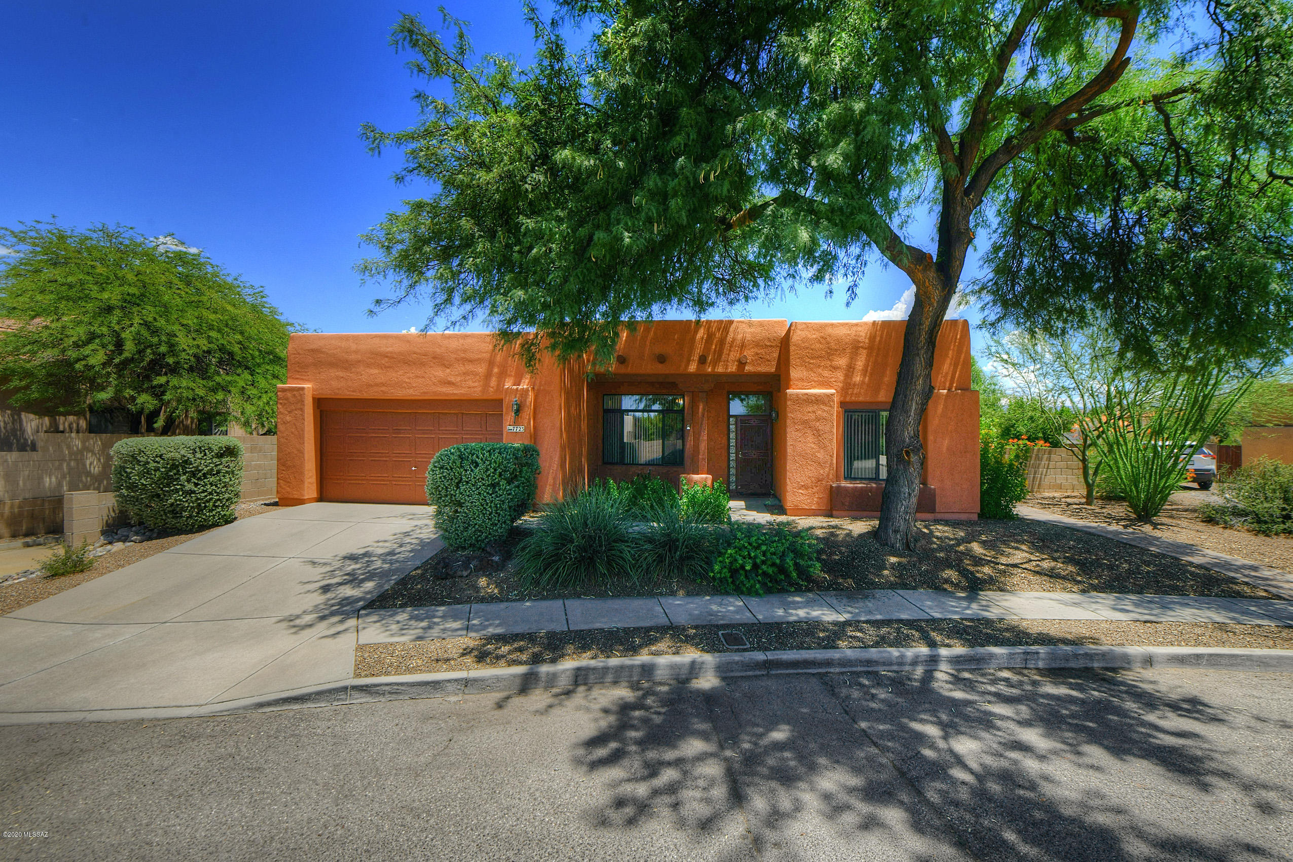 7723 E Park View Drive