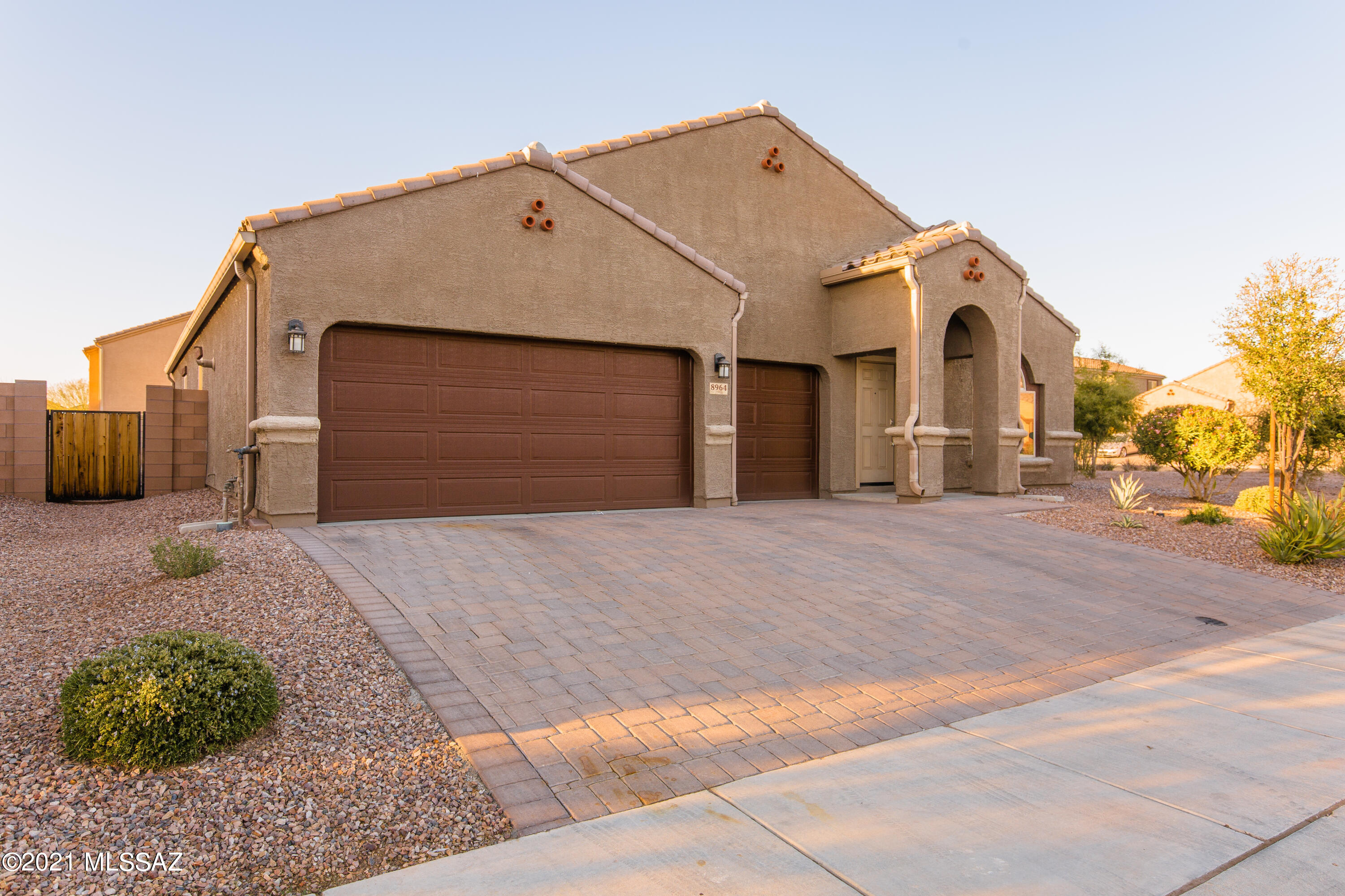 8964 W Hidden Saguaro Trail