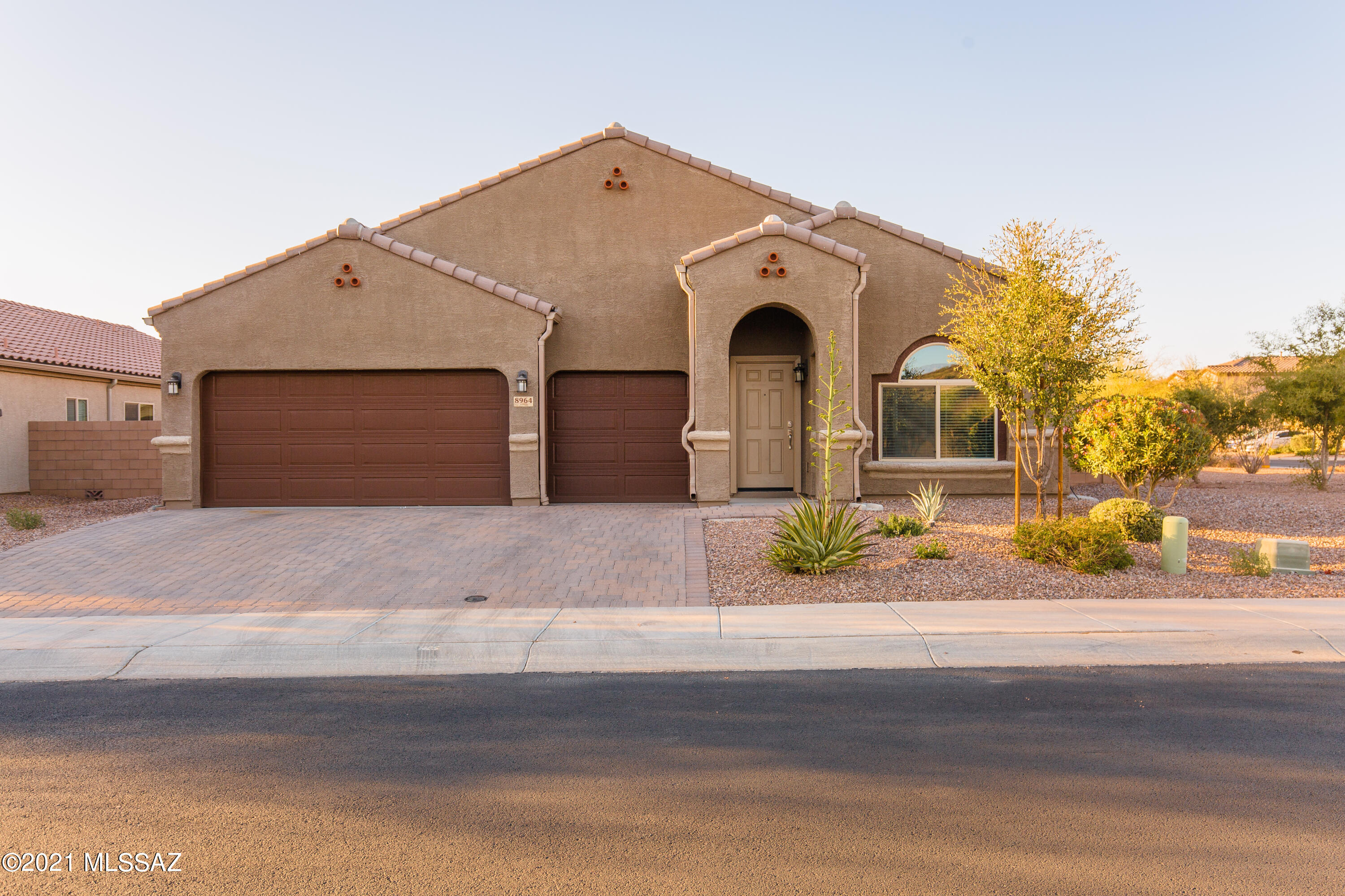8964 W Hidden Saguaro Trail
