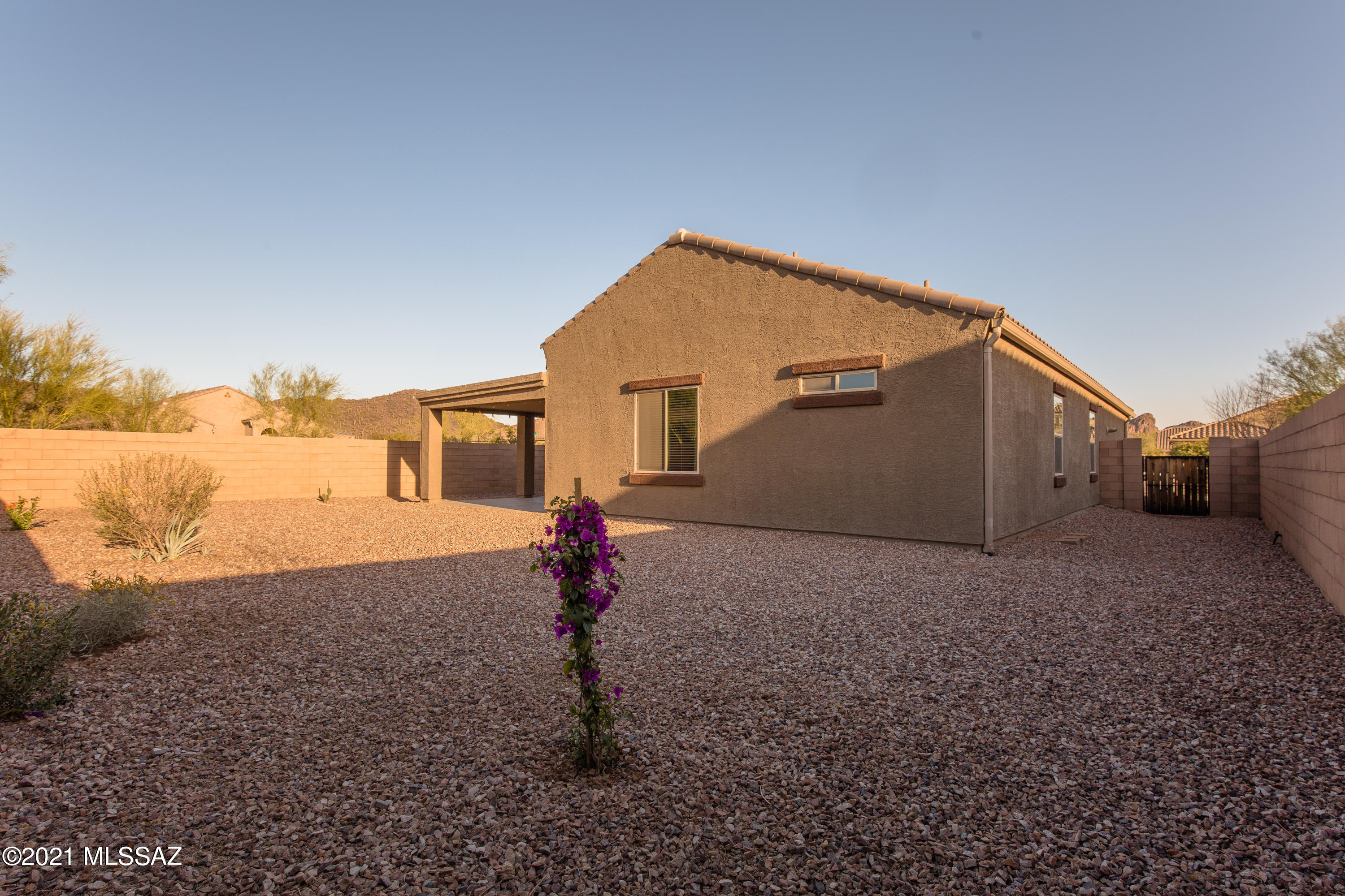 8964 W Hidden Saguaro Trail
