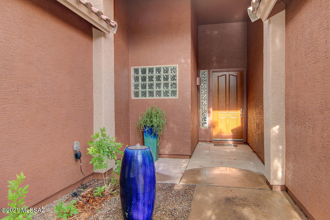 5560 N Ventana Vista Road