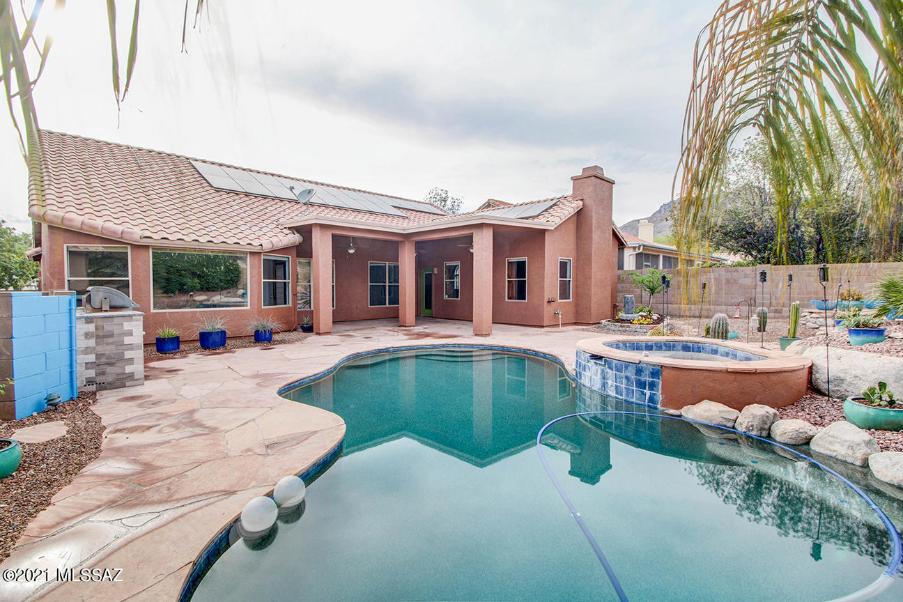 5560 N Ventana Vista Road