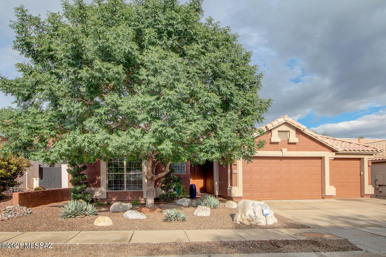 5560 N Ventana Vista Road