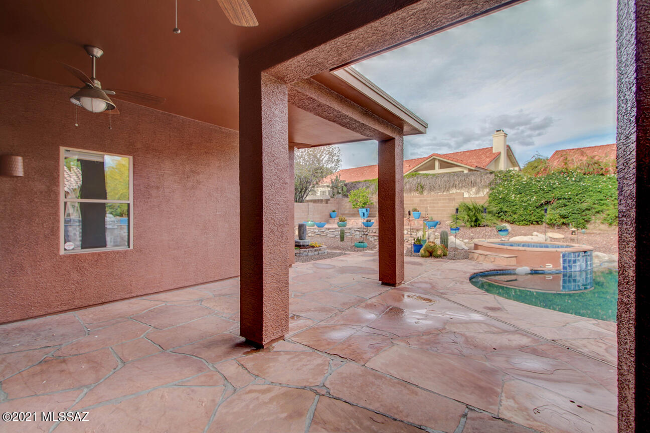 5560 N Ventana Vista Road