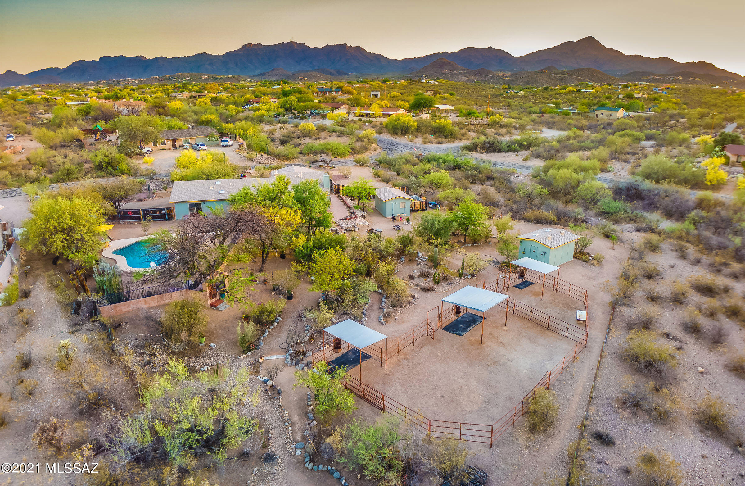 5350 W Calle Montuoso