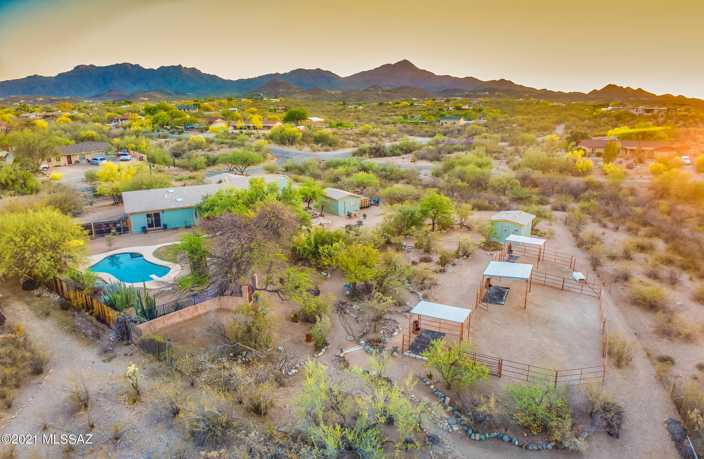 5350 W Calle Montuoso
