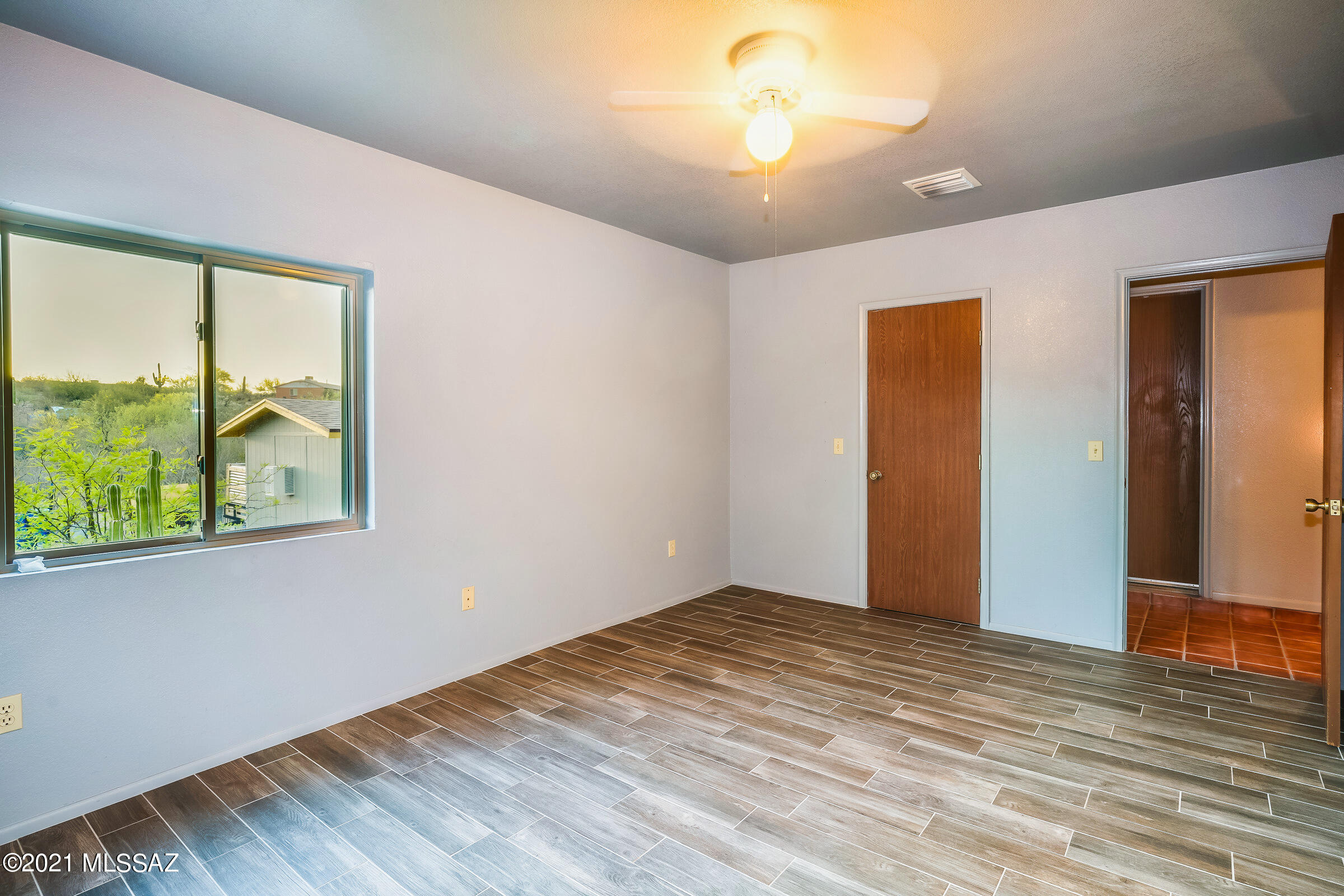 5350 W Calle Montuoso