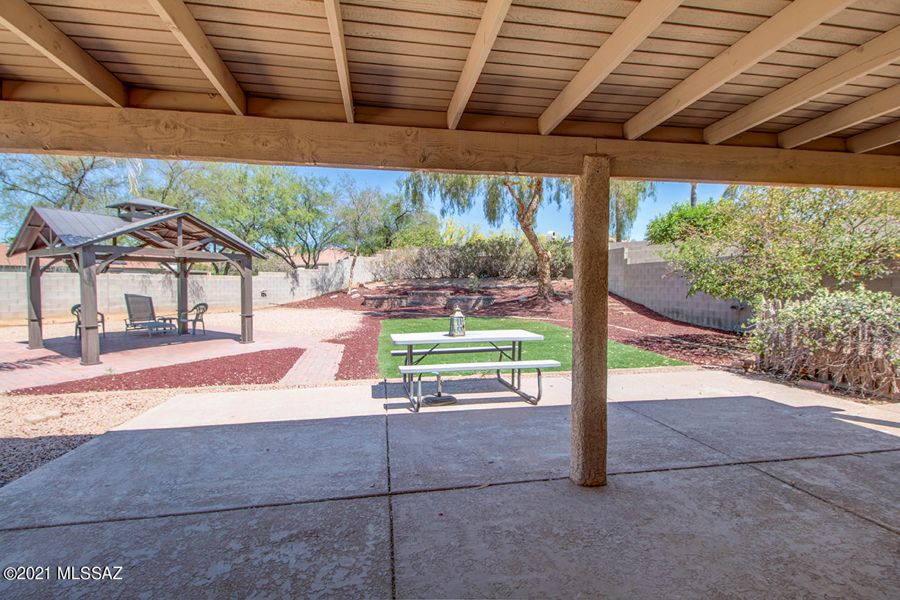 13287 N Hammerstone Lane