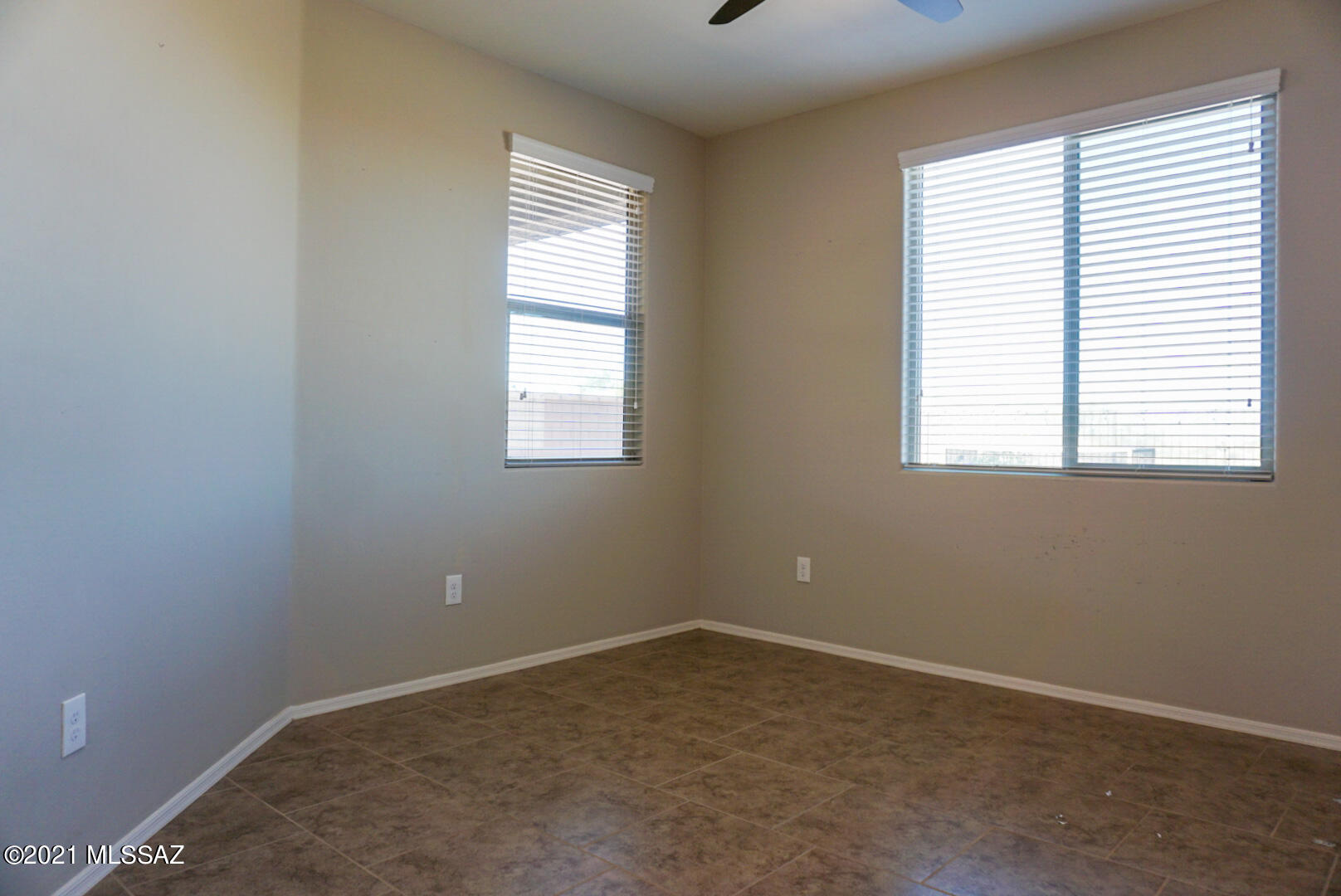 1285 E Stronghold Canyon Lane Lane