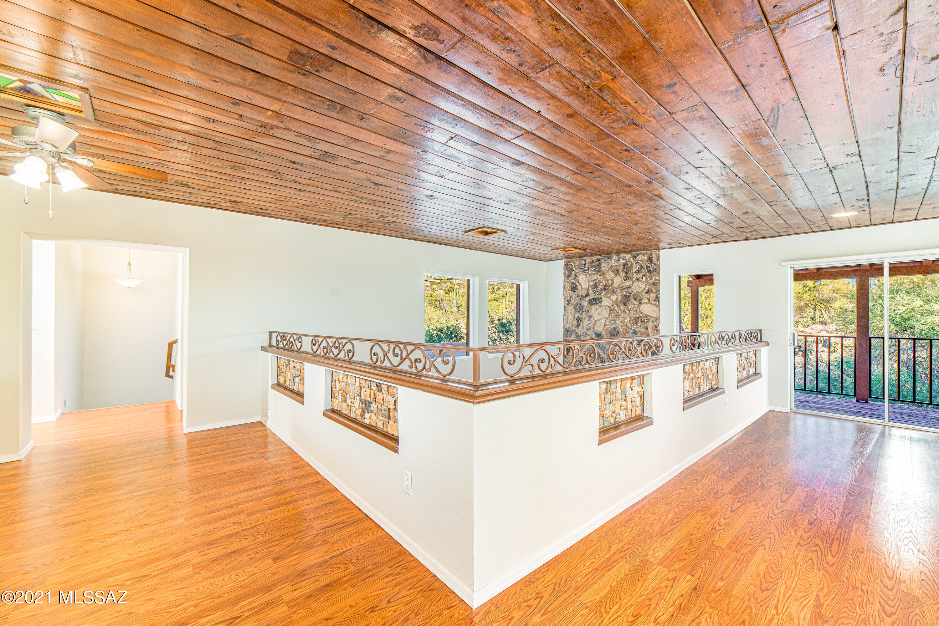 6711 N Swan Road