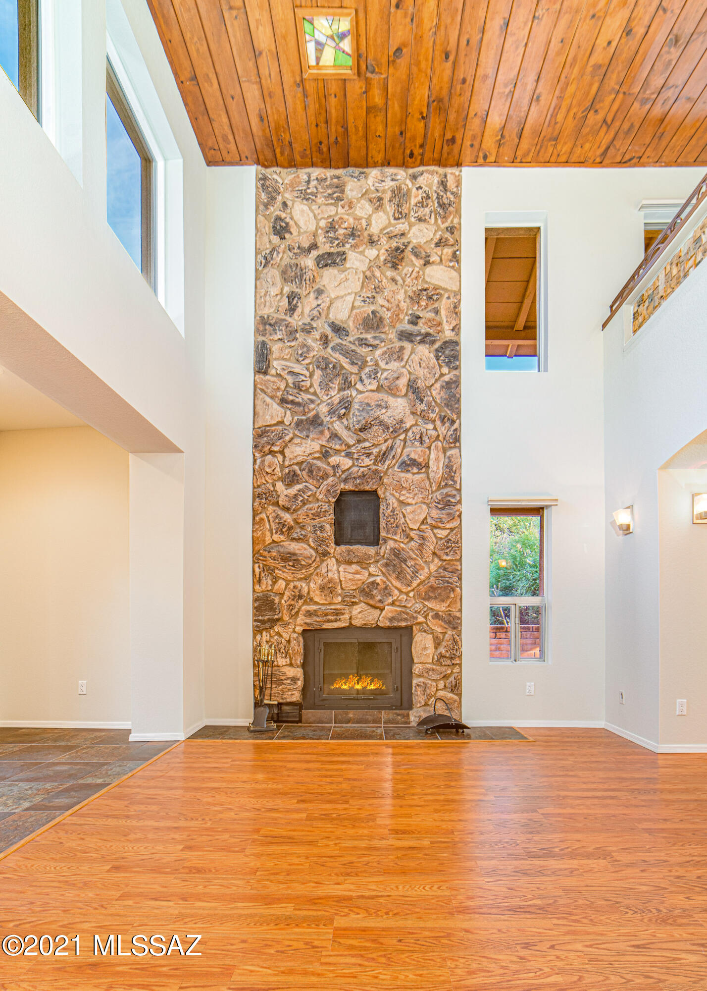 6711 N Swan Road