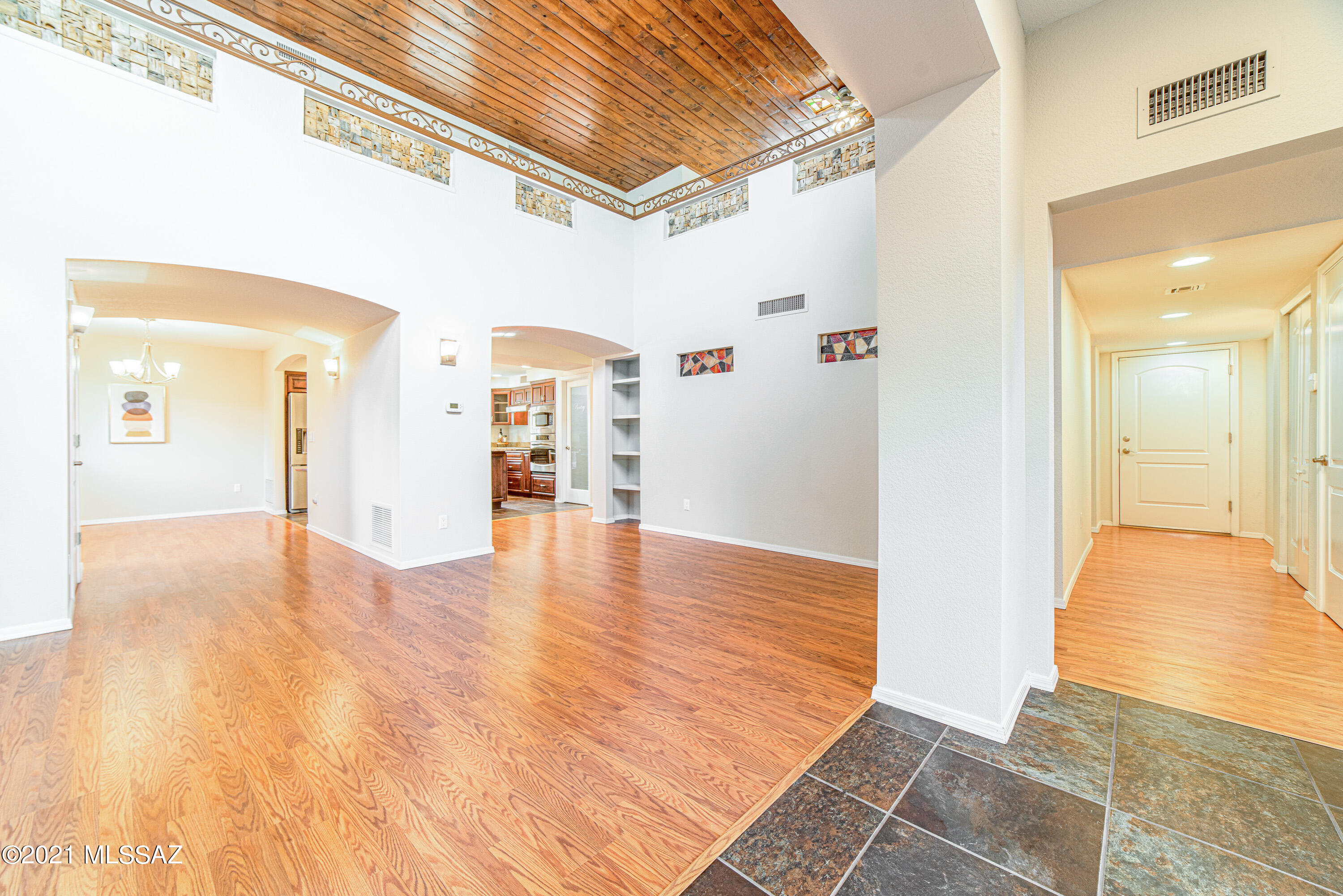 6711 N Swan Road