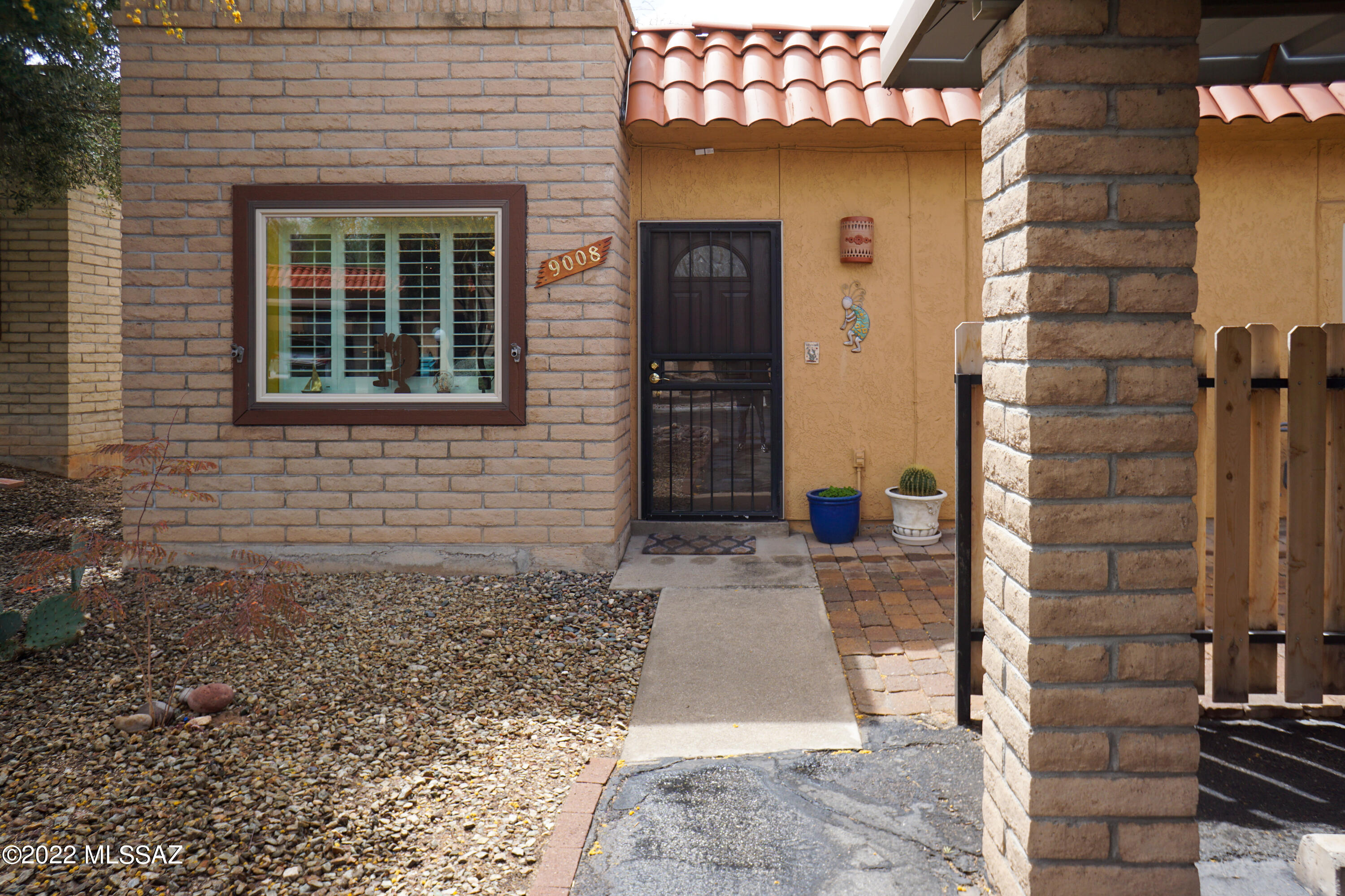 9008 E Calle Diego