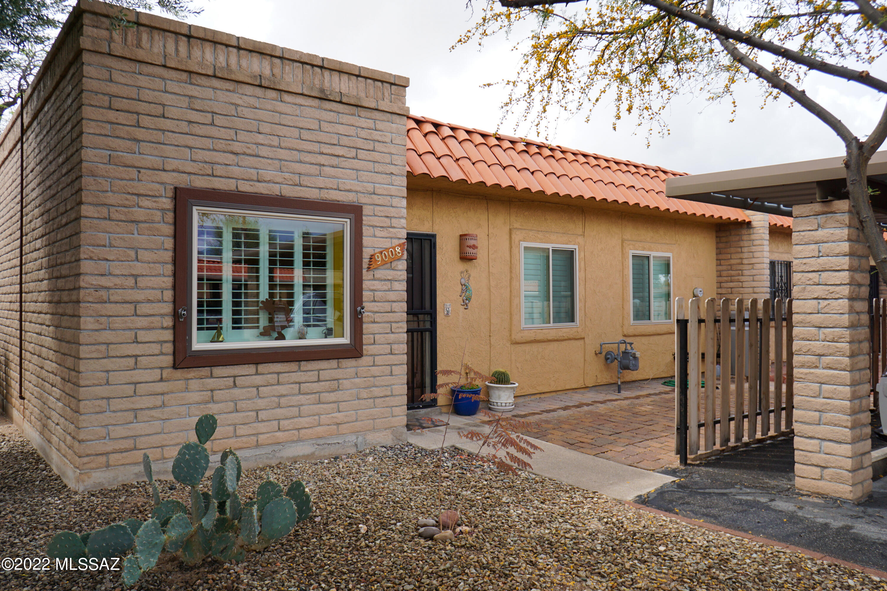9008 E Calle Diego