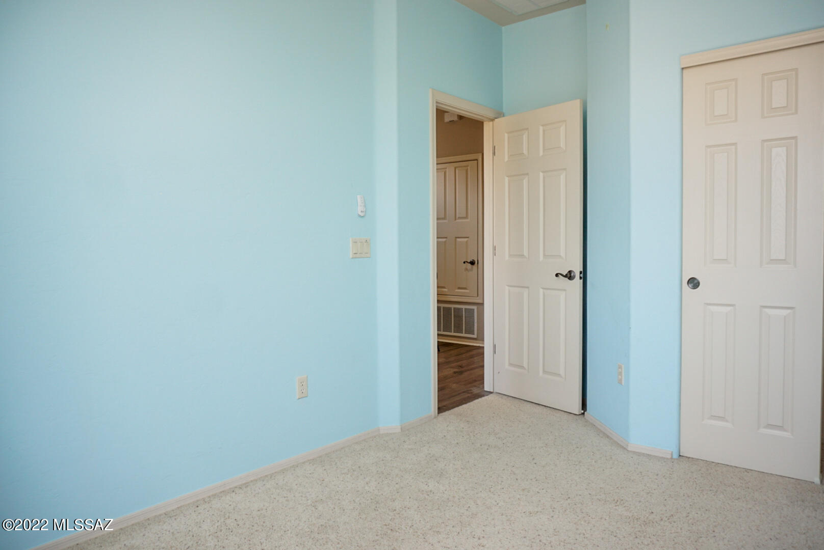 5716 N Loft Lane