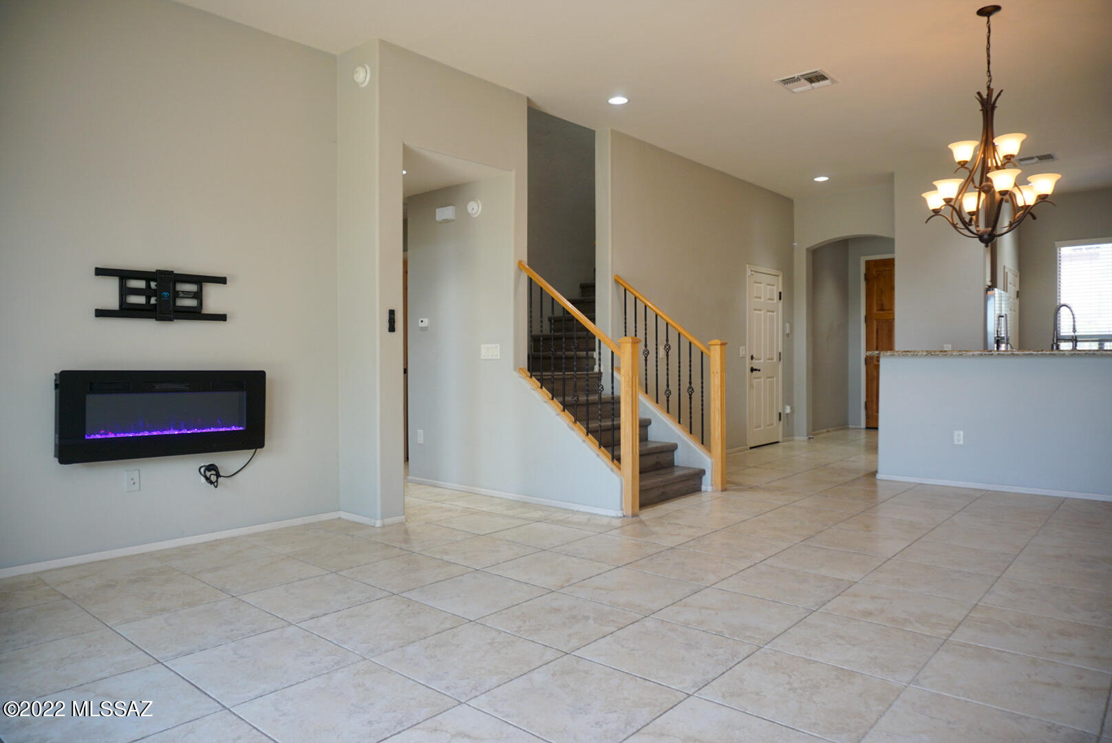 5716 N Loft Lane