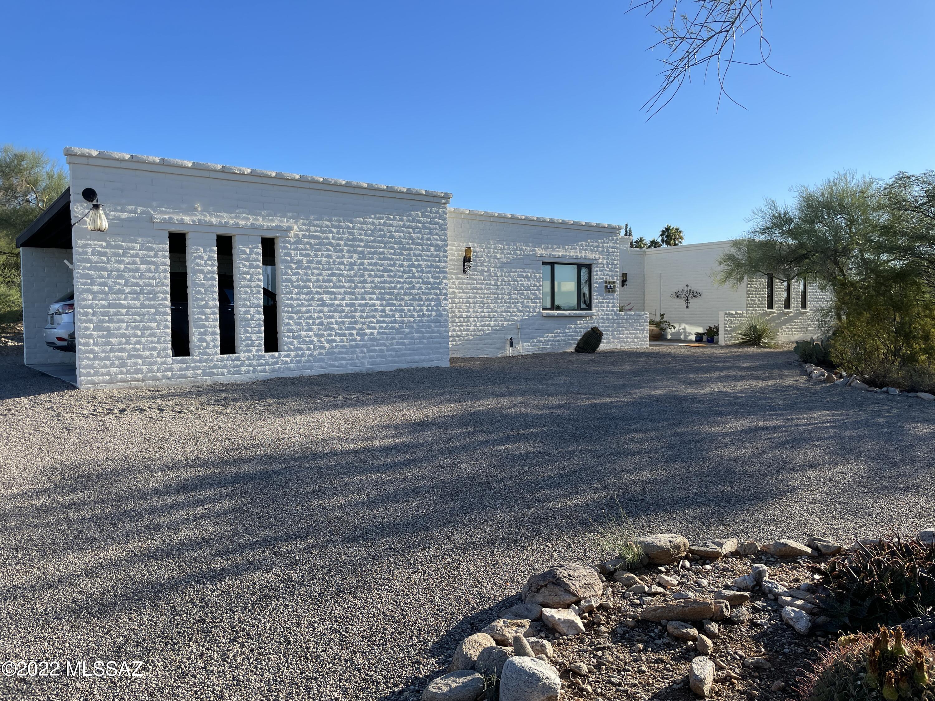 5333 N Via Entrada