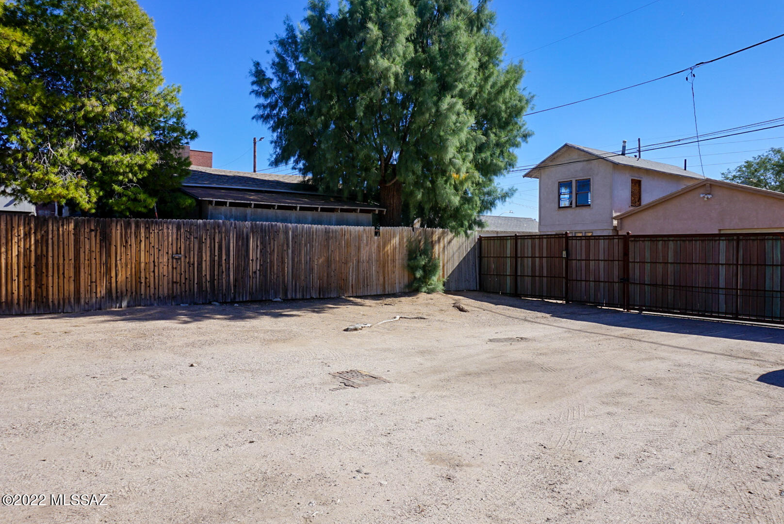 726 E 5th Street