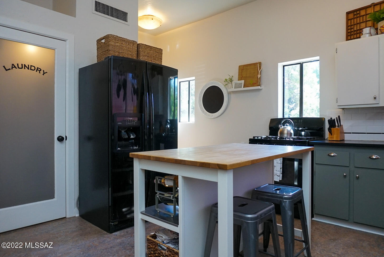 726 E 5th Street