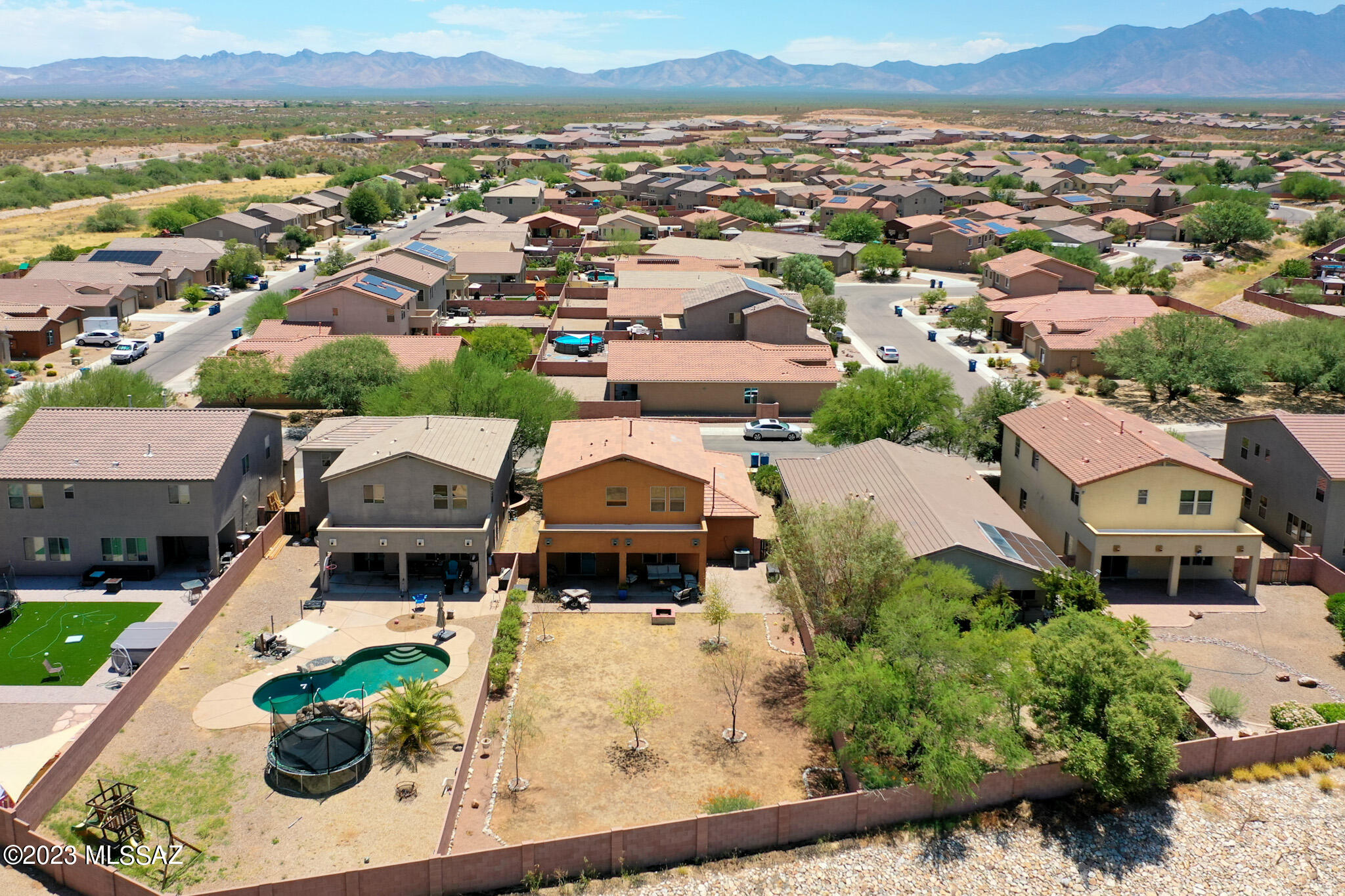 811 N Nestled Hummingbird Lane E