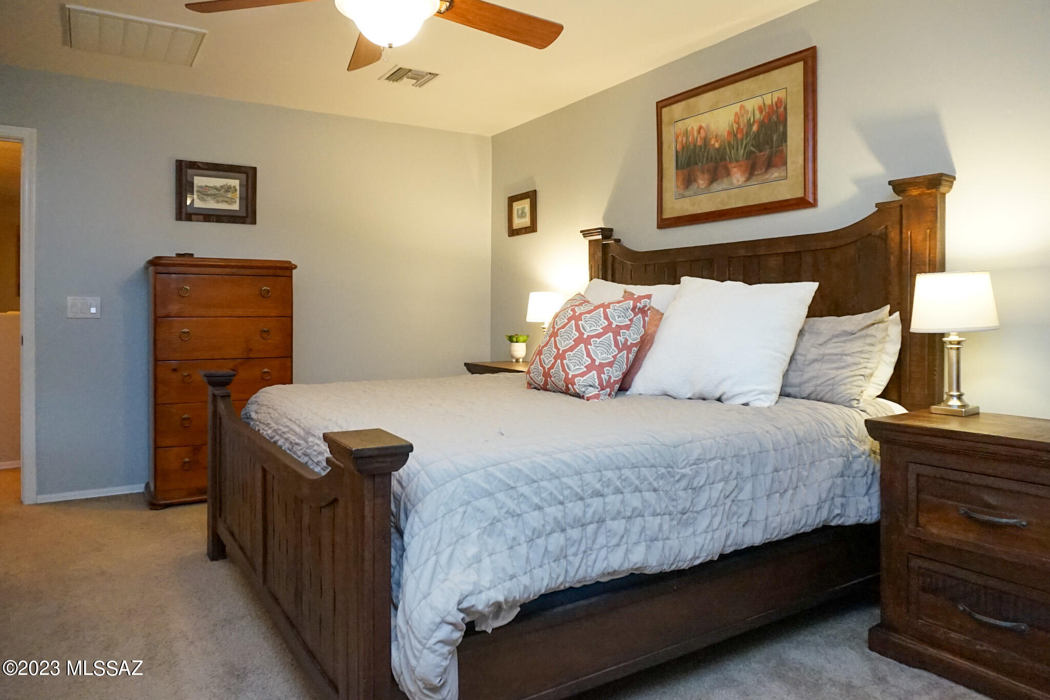 811 N Nestled Hummingbird Lane E