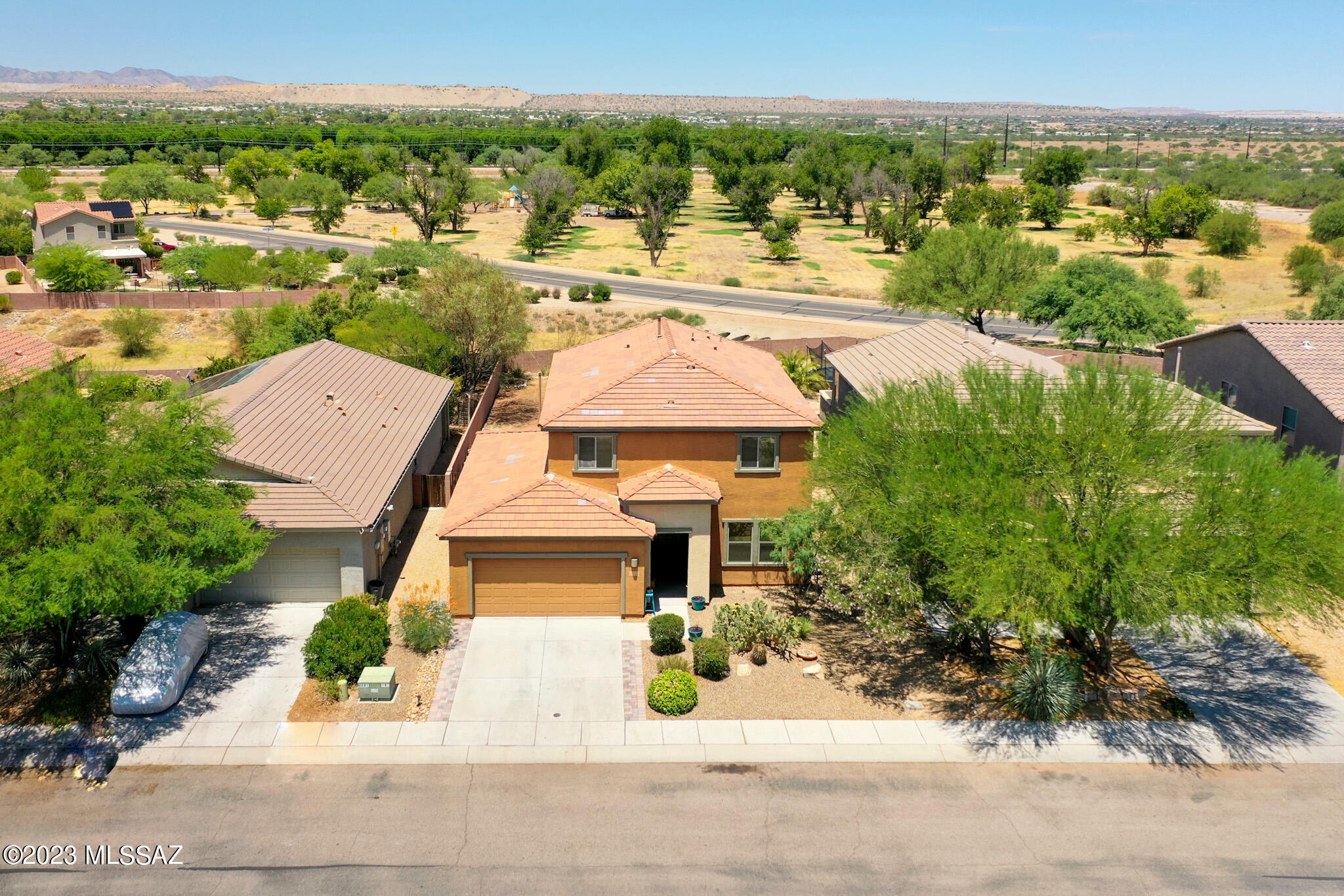 811 N Nestled Hummingbird Lane E