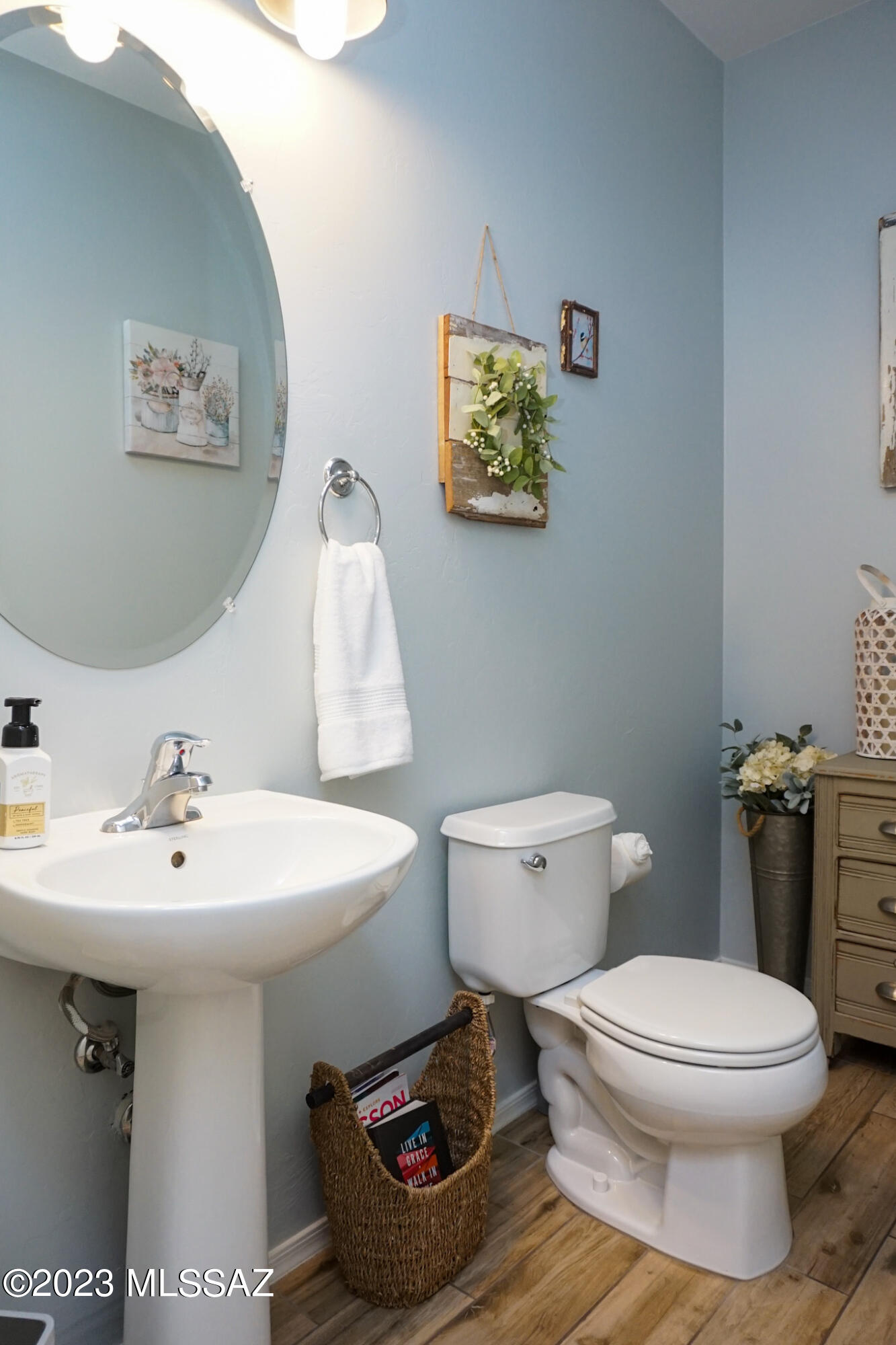 811 N Nestled Hummingbird Lane E