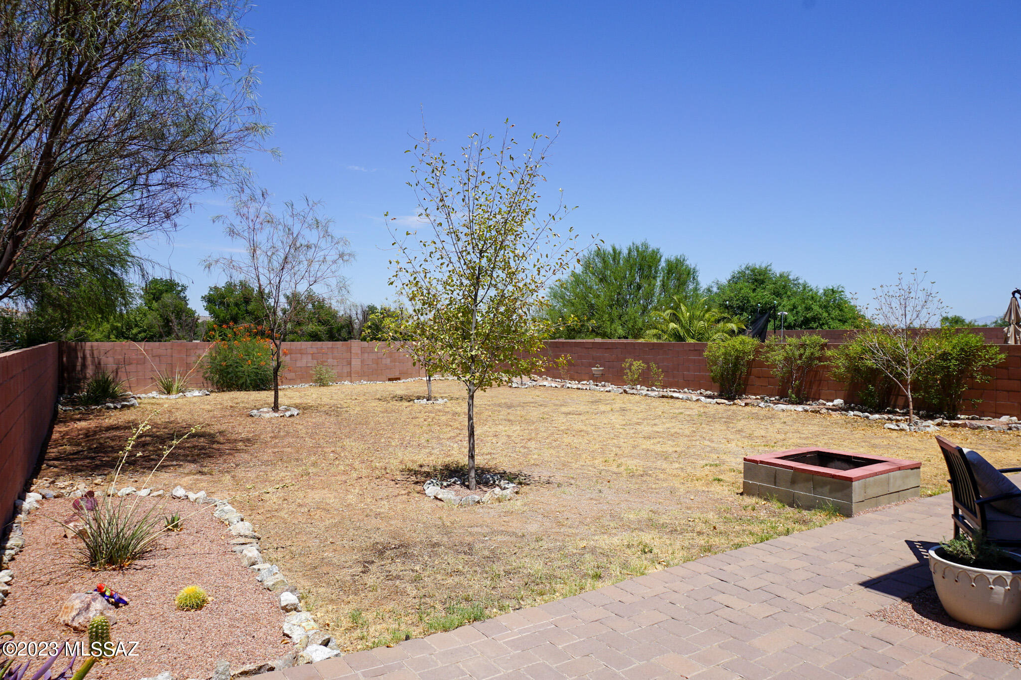 811 N Nestled Hummingbird Lane E