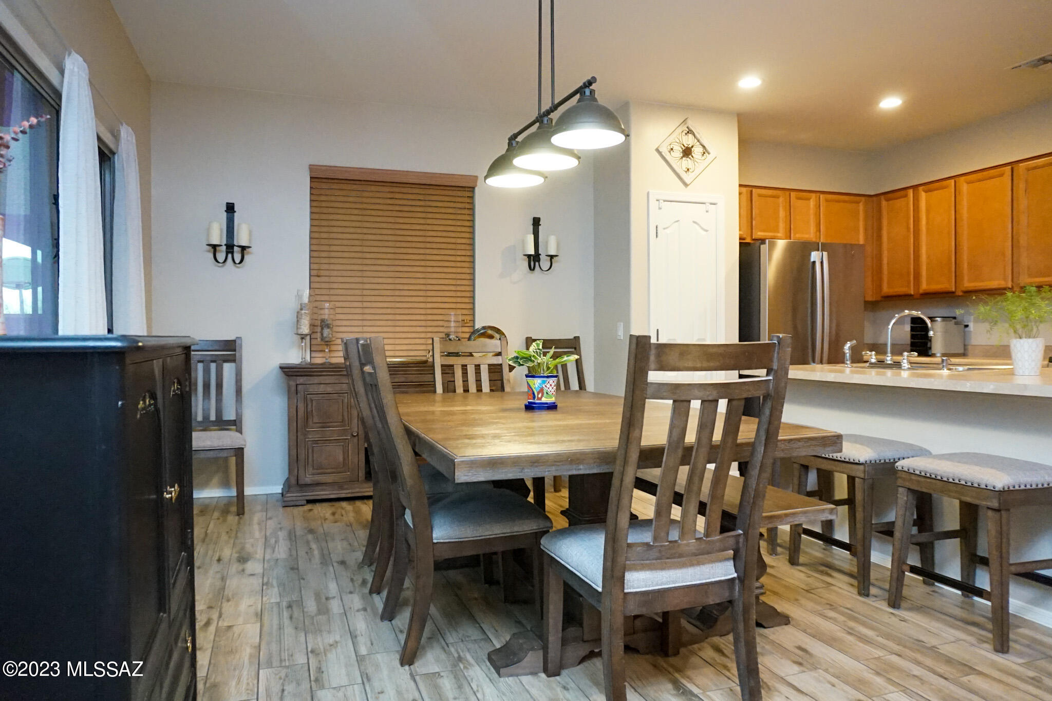 811 N Nestled Hummingbird Lane E