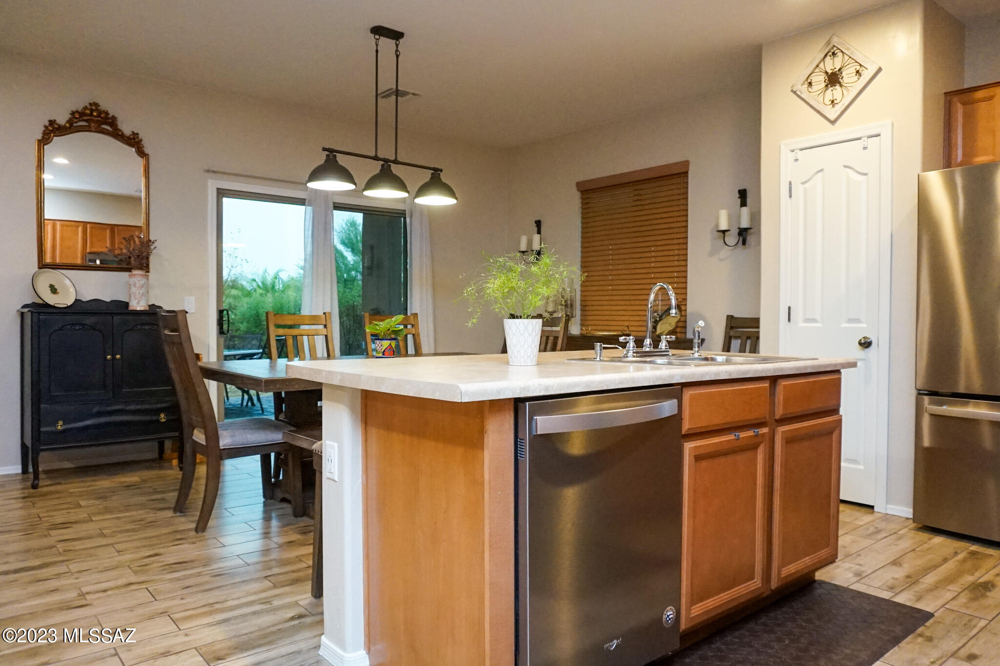 811 N Nestled Hummingbird Lane E