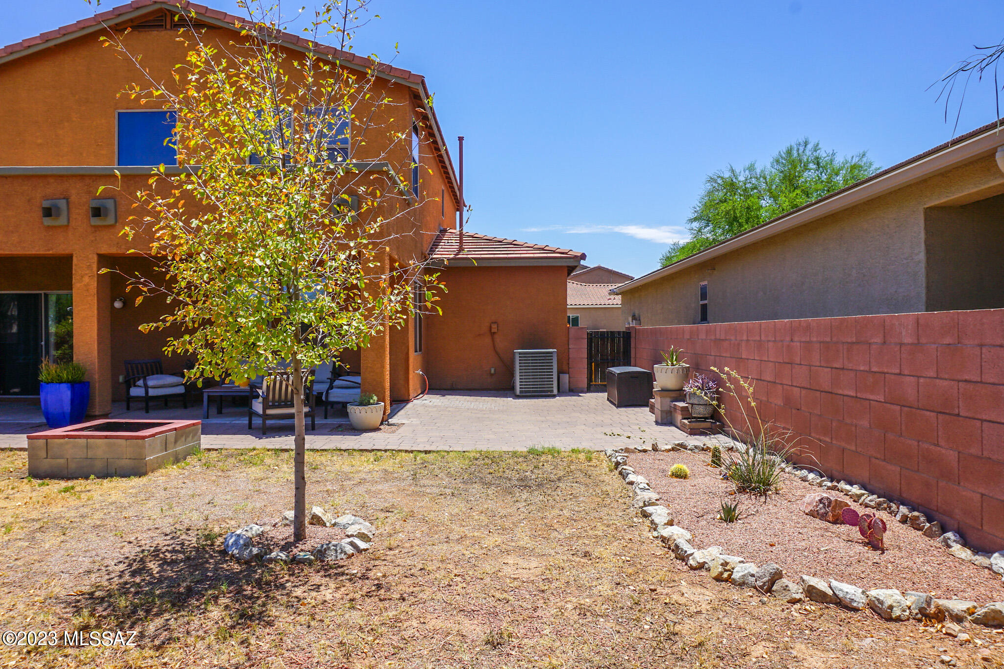 811 N Nestled Hummingbird Lane E
