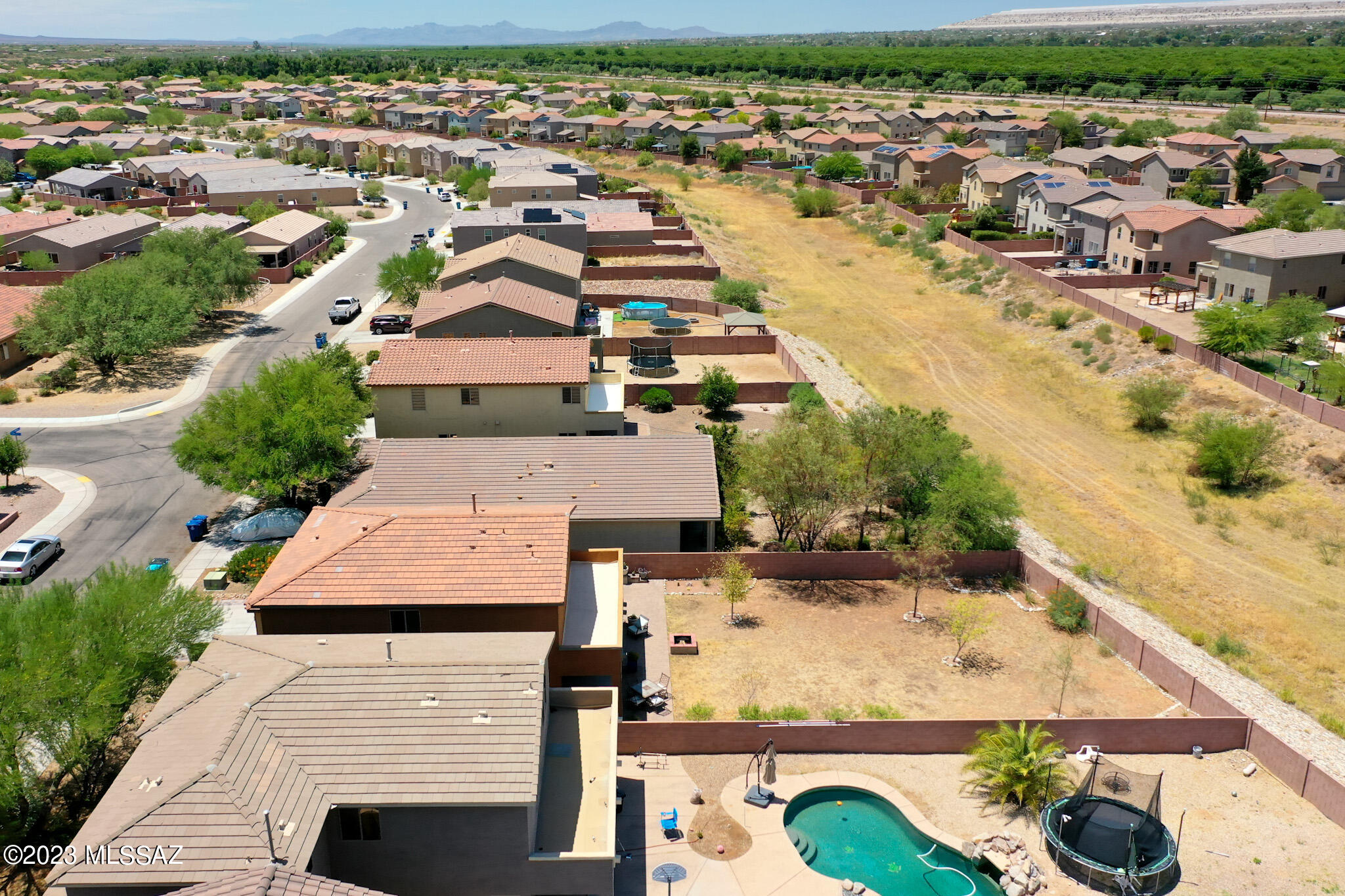 811 N Nestled Hummingbird Lane E