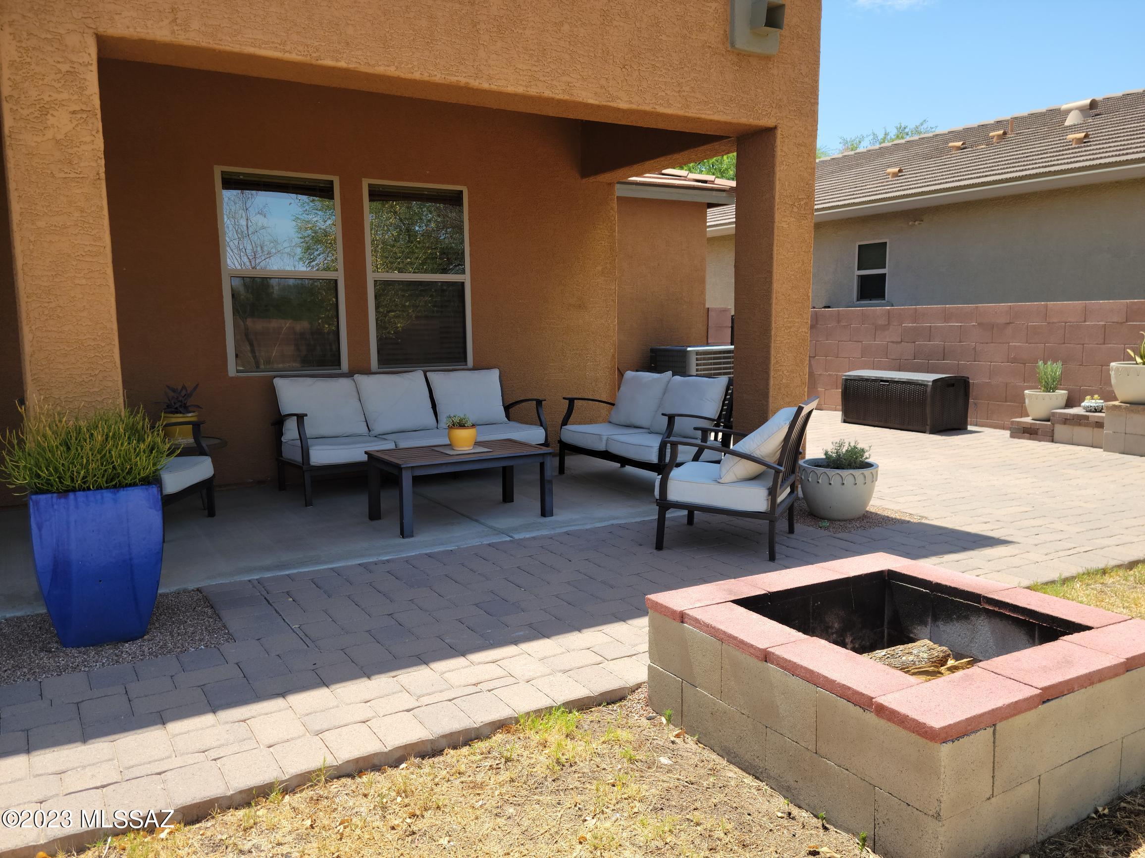 811 N Nestled Hummingbird Lane E
