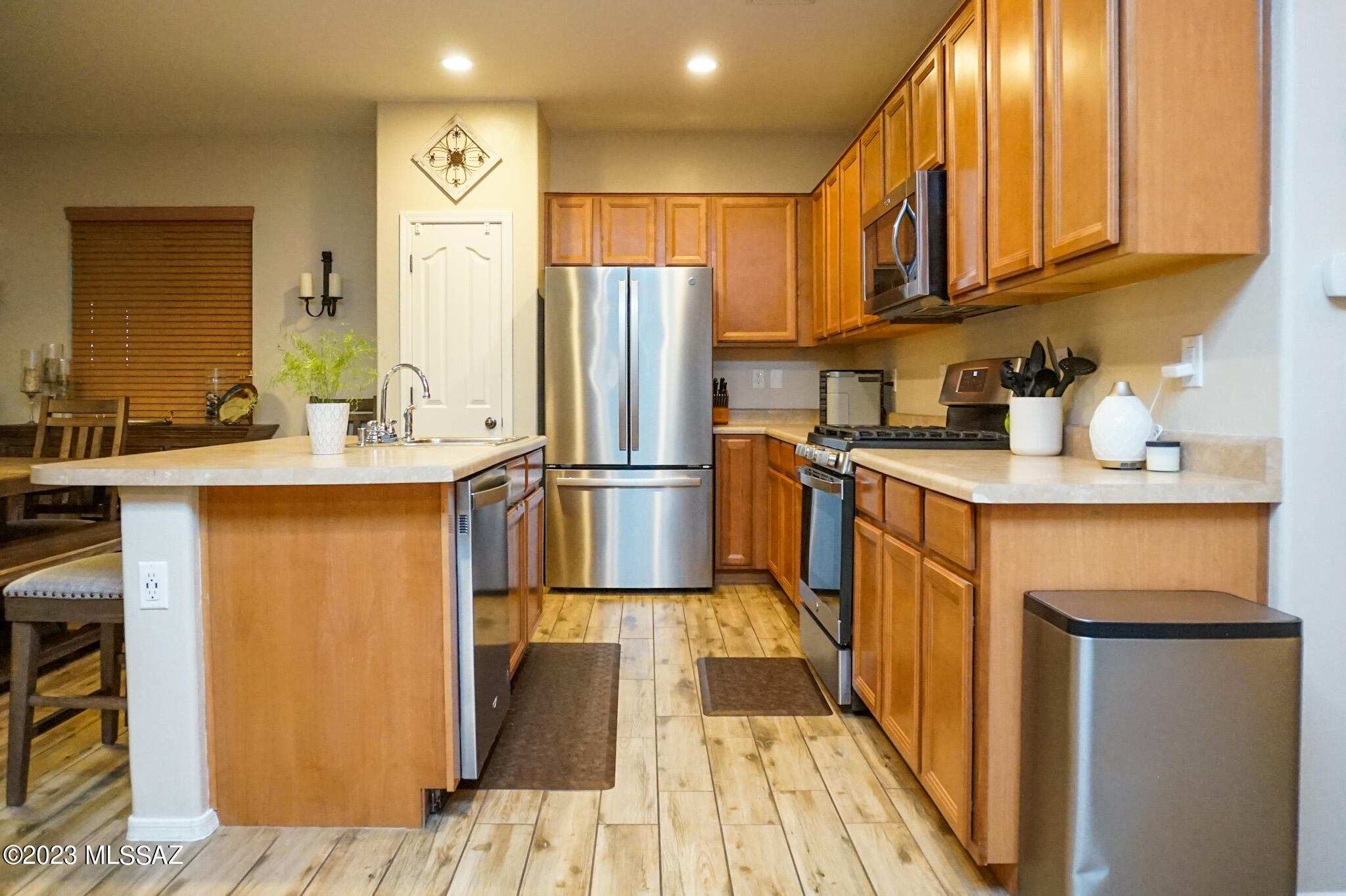 811 N Nestled Hummingbird Lane E
