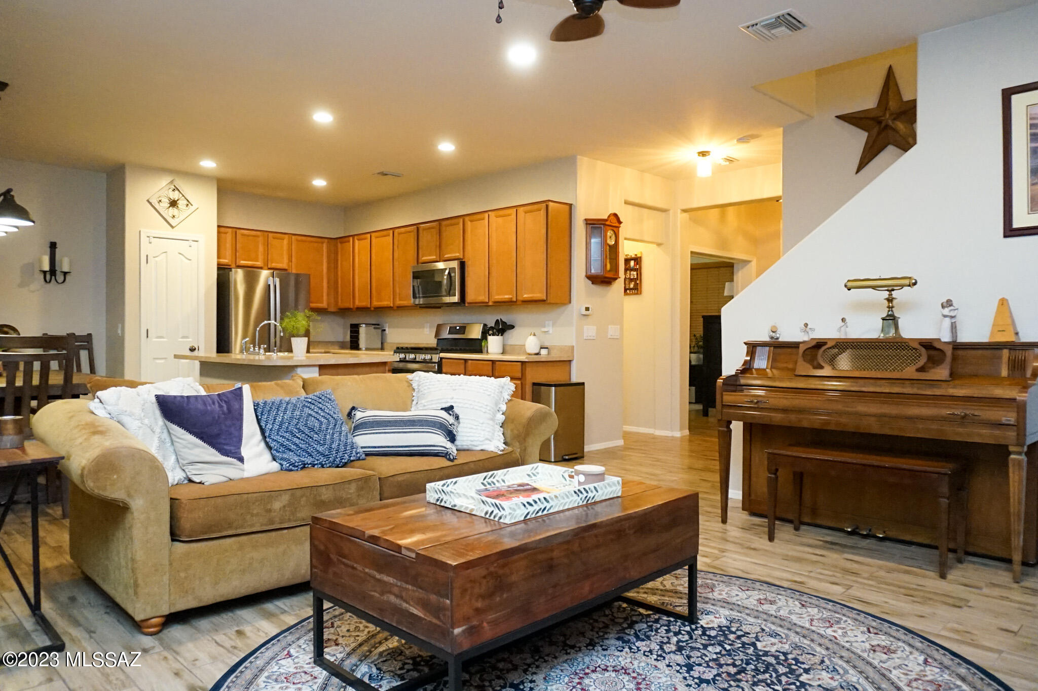 811 N Nestled Hummingbird Lane E