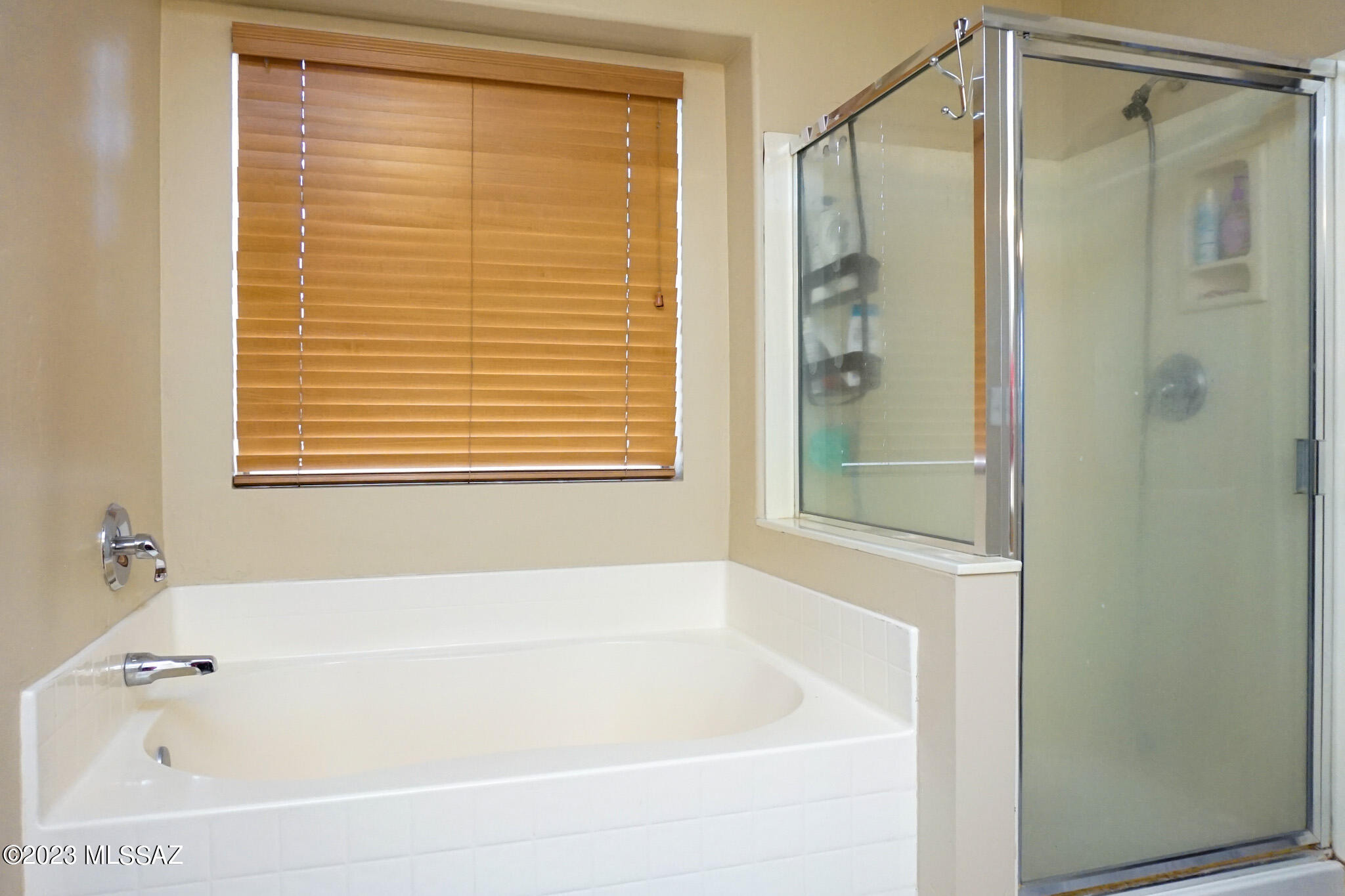 7642 N Hemingway Place