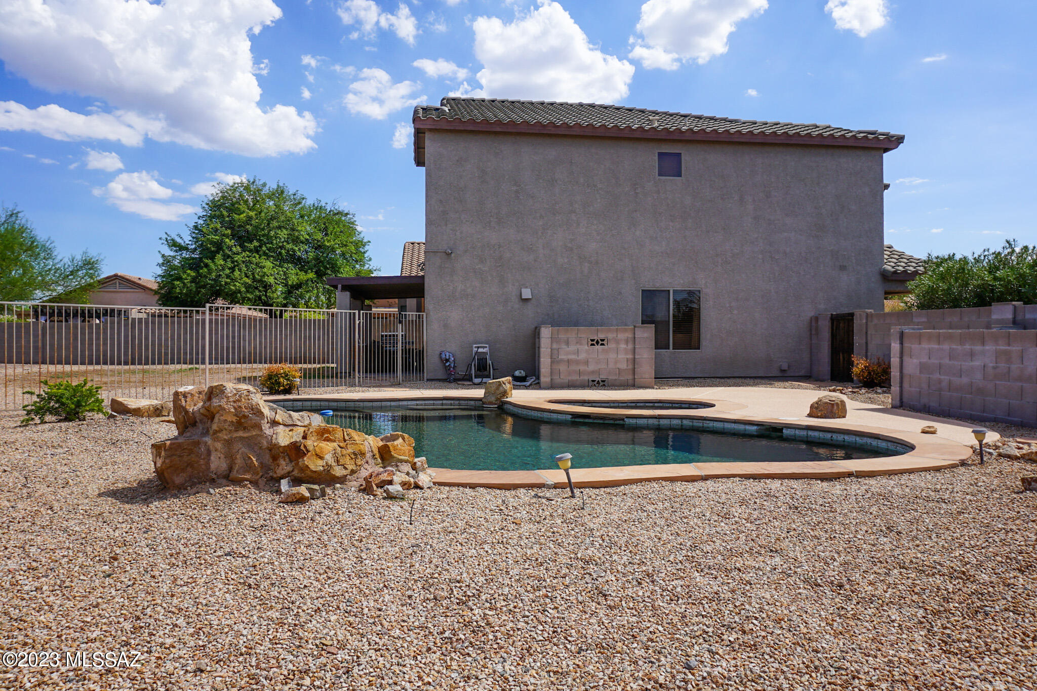 7642 N Hemingway Place