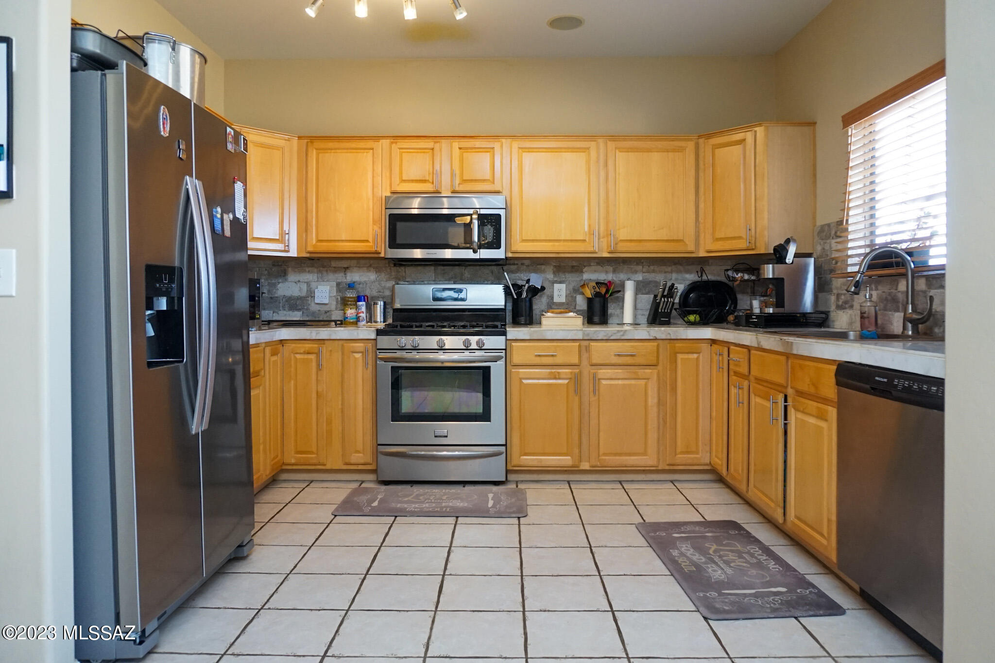 7642 N Hemingway Place