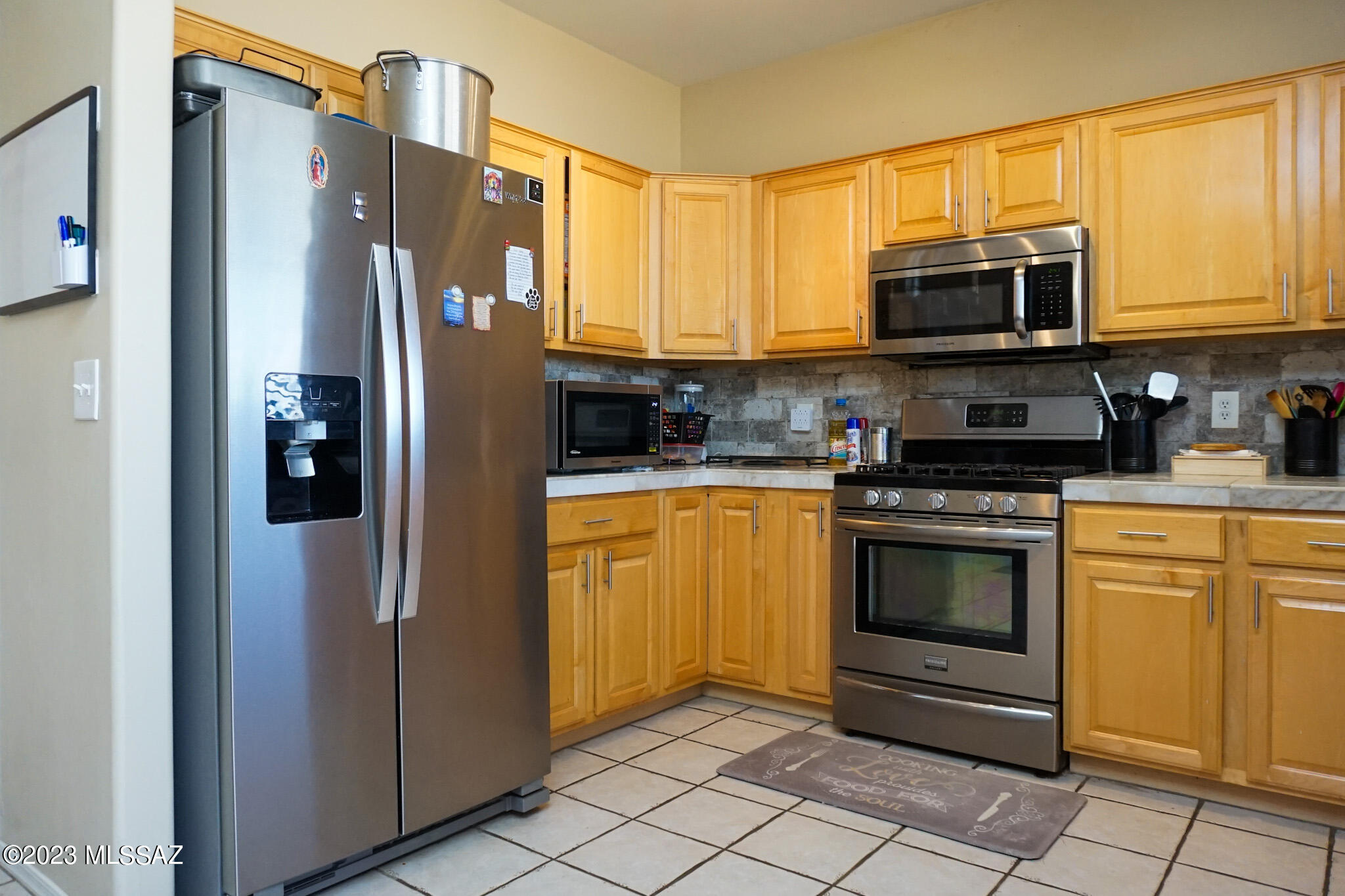 7642 N Hemingway Place