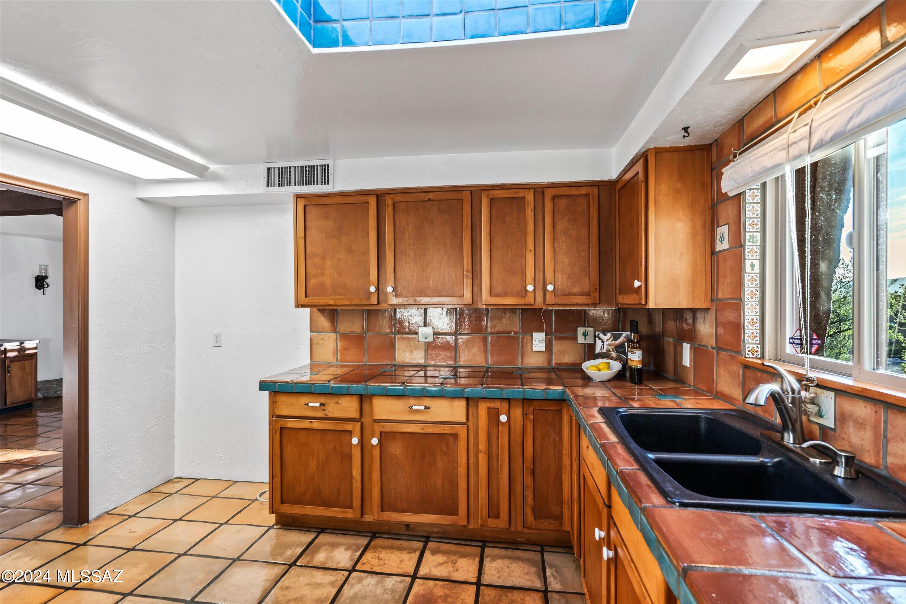 405 E River Road