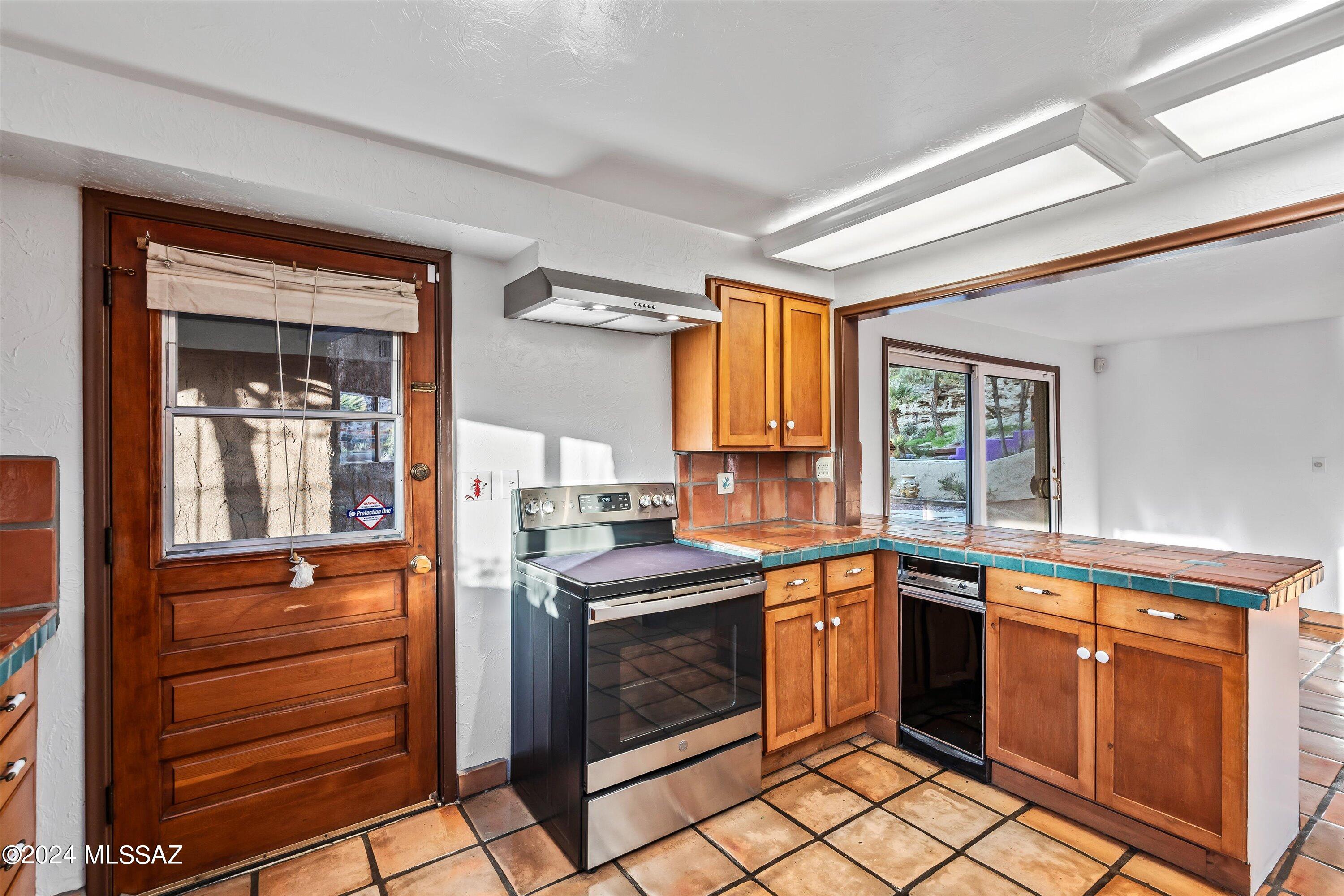 405 E River Road