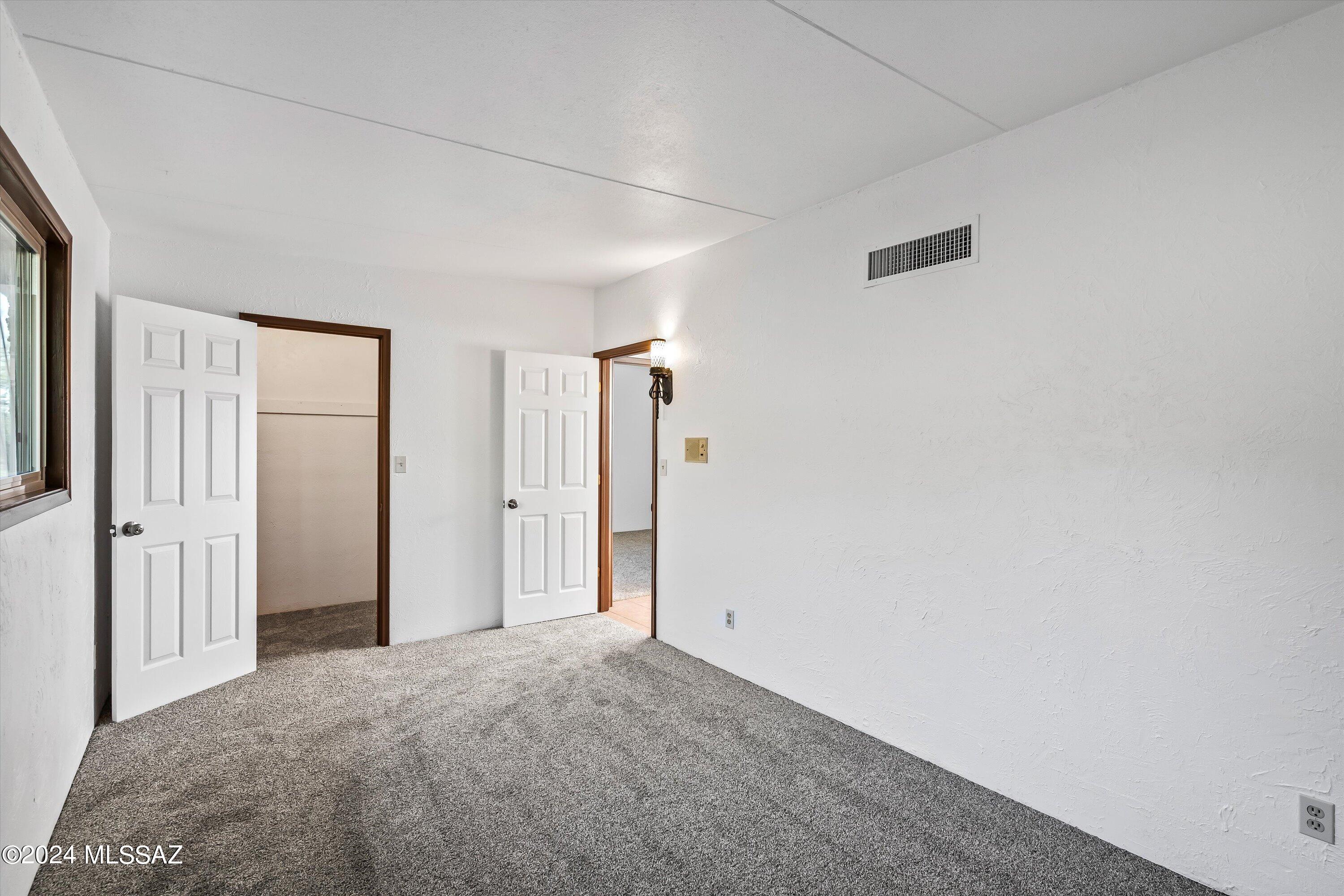 405 E River Road