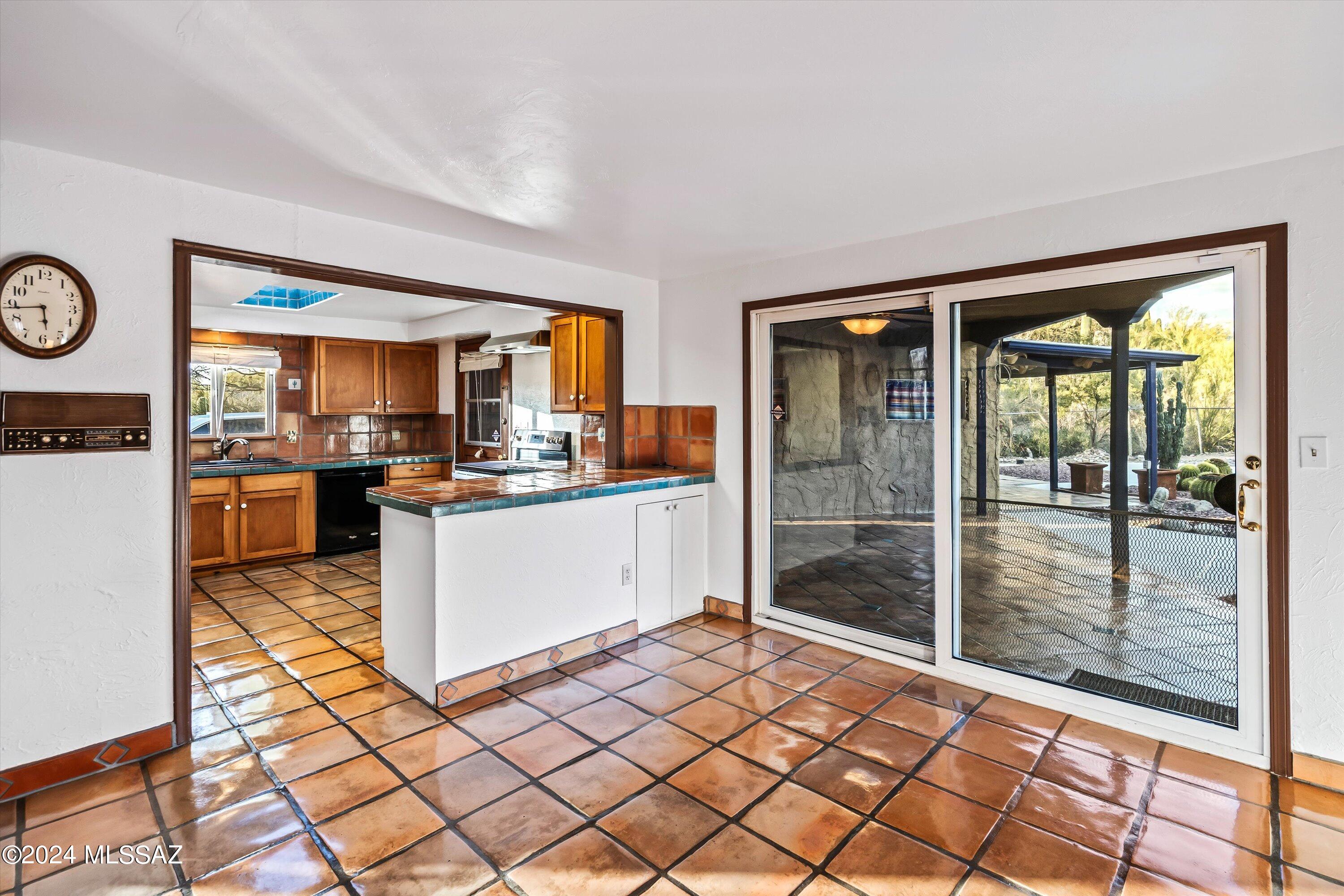 405 E River Road