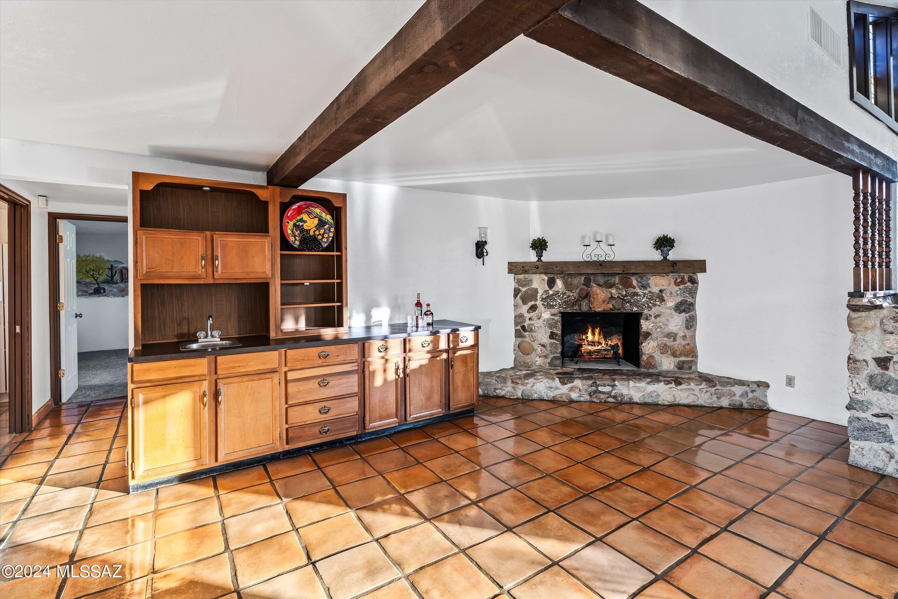 405 E River Road