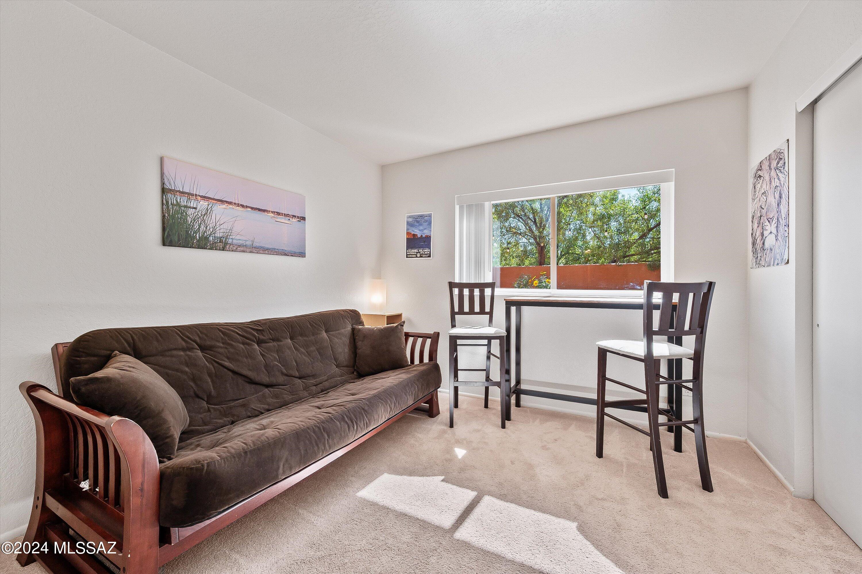 2584 N Santa Rosa Avenue